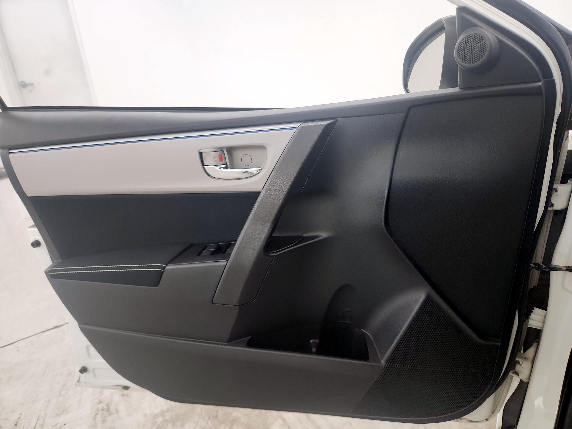 Thumbnail: 2014 Toyota Corolla - 12