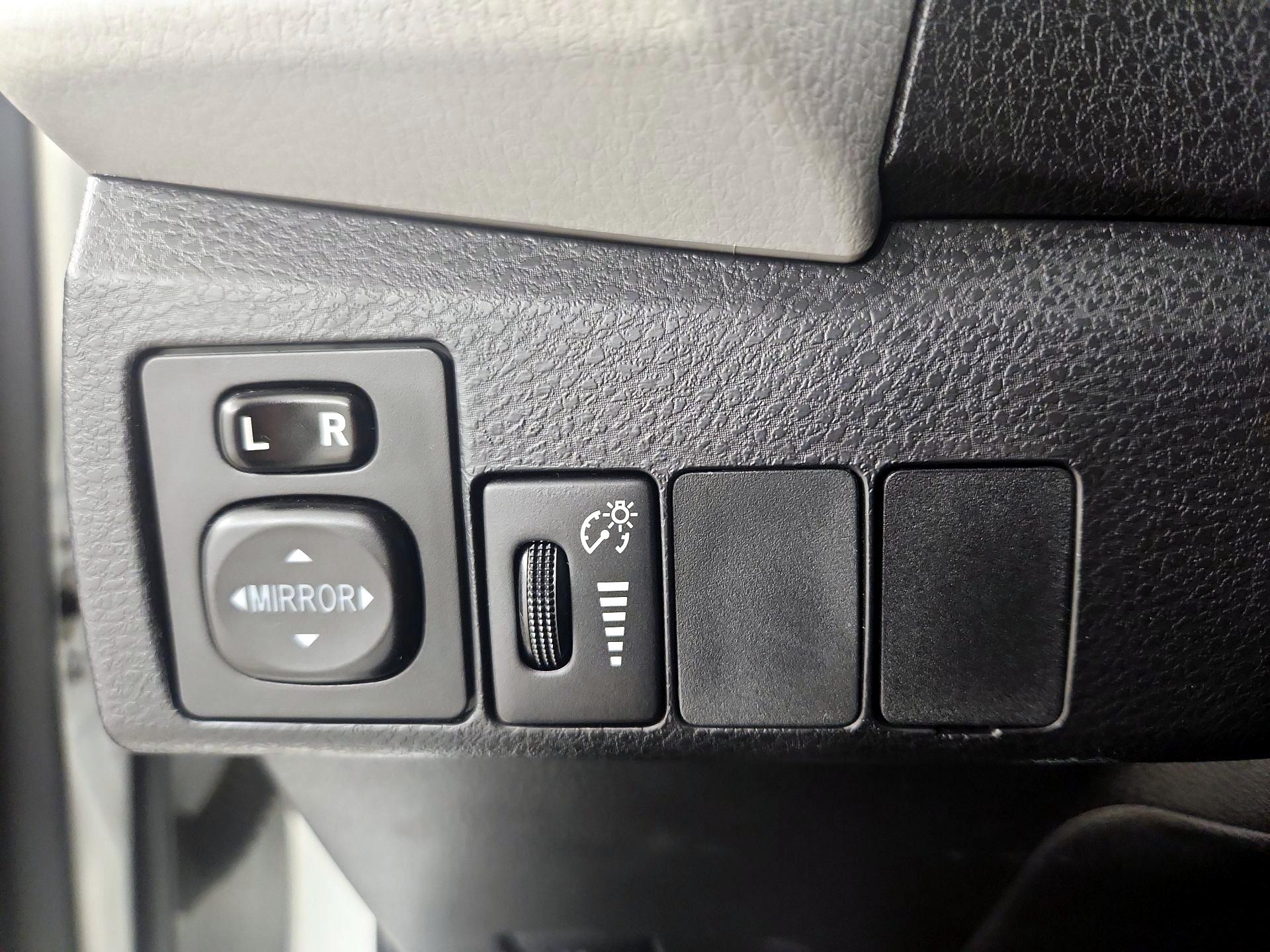 Thumbnail: 2014 Toyota Corolla - 13