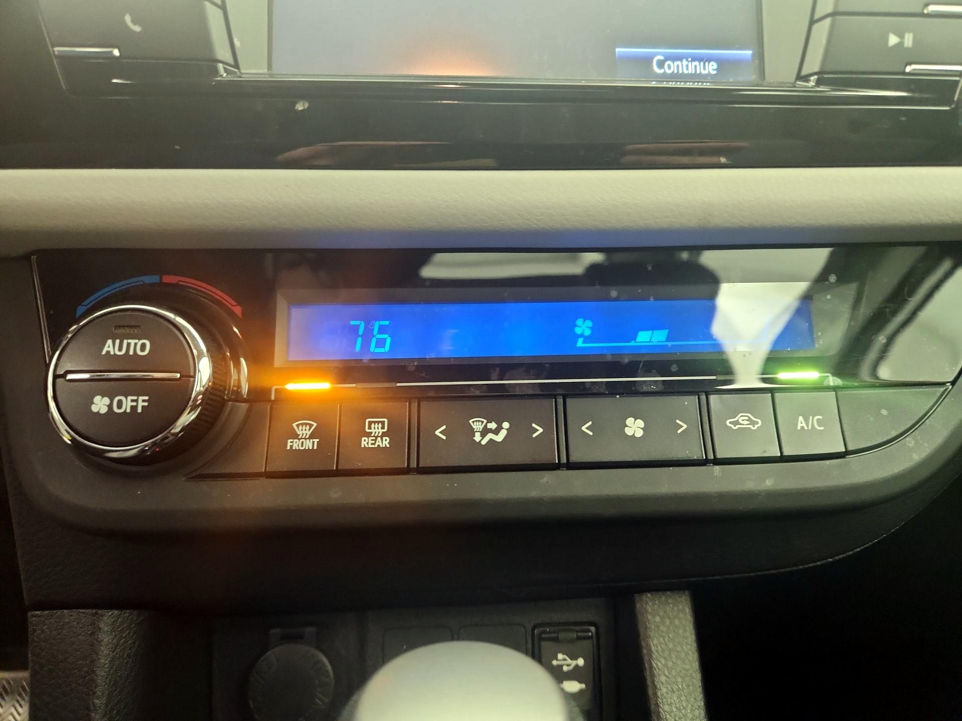 Thumbnail: 2014 Toyota Corolla - 16