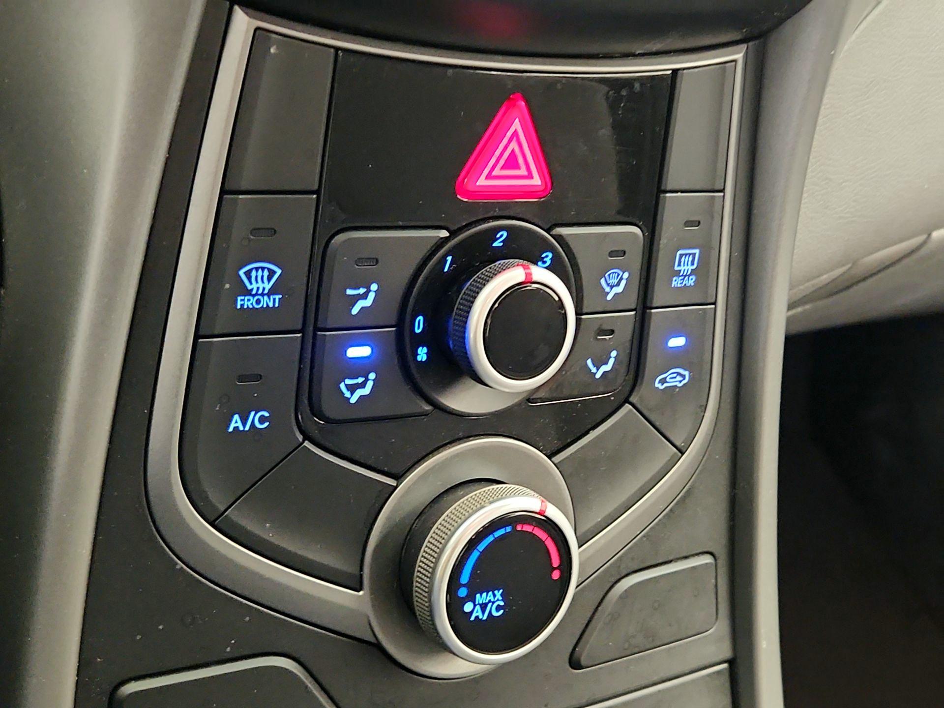 Thumbnail: 2015 Hyundai Elantra - 16