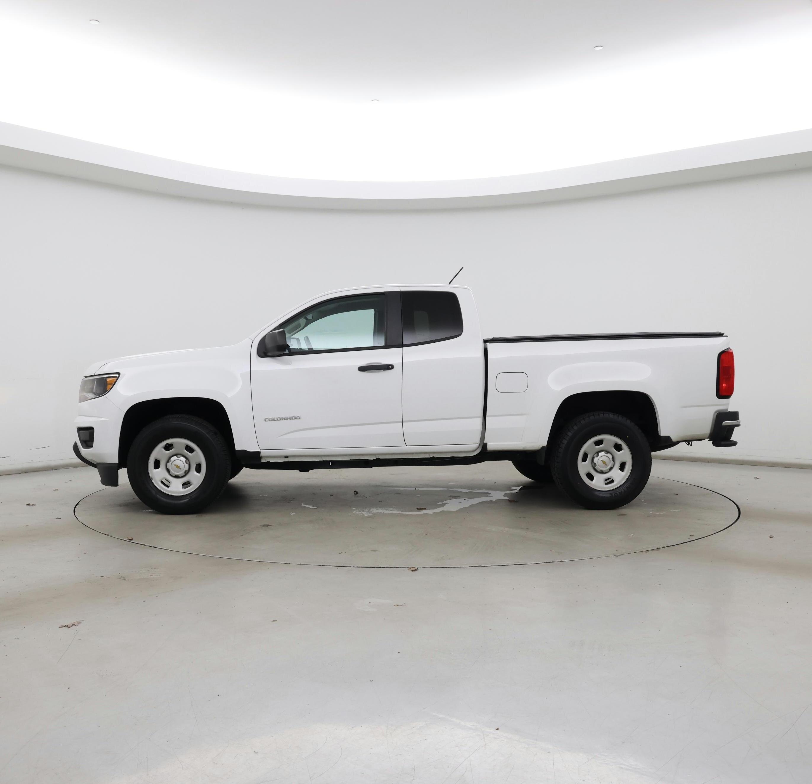 Thumbnail: 2019 Chevrolet Colorado - 3