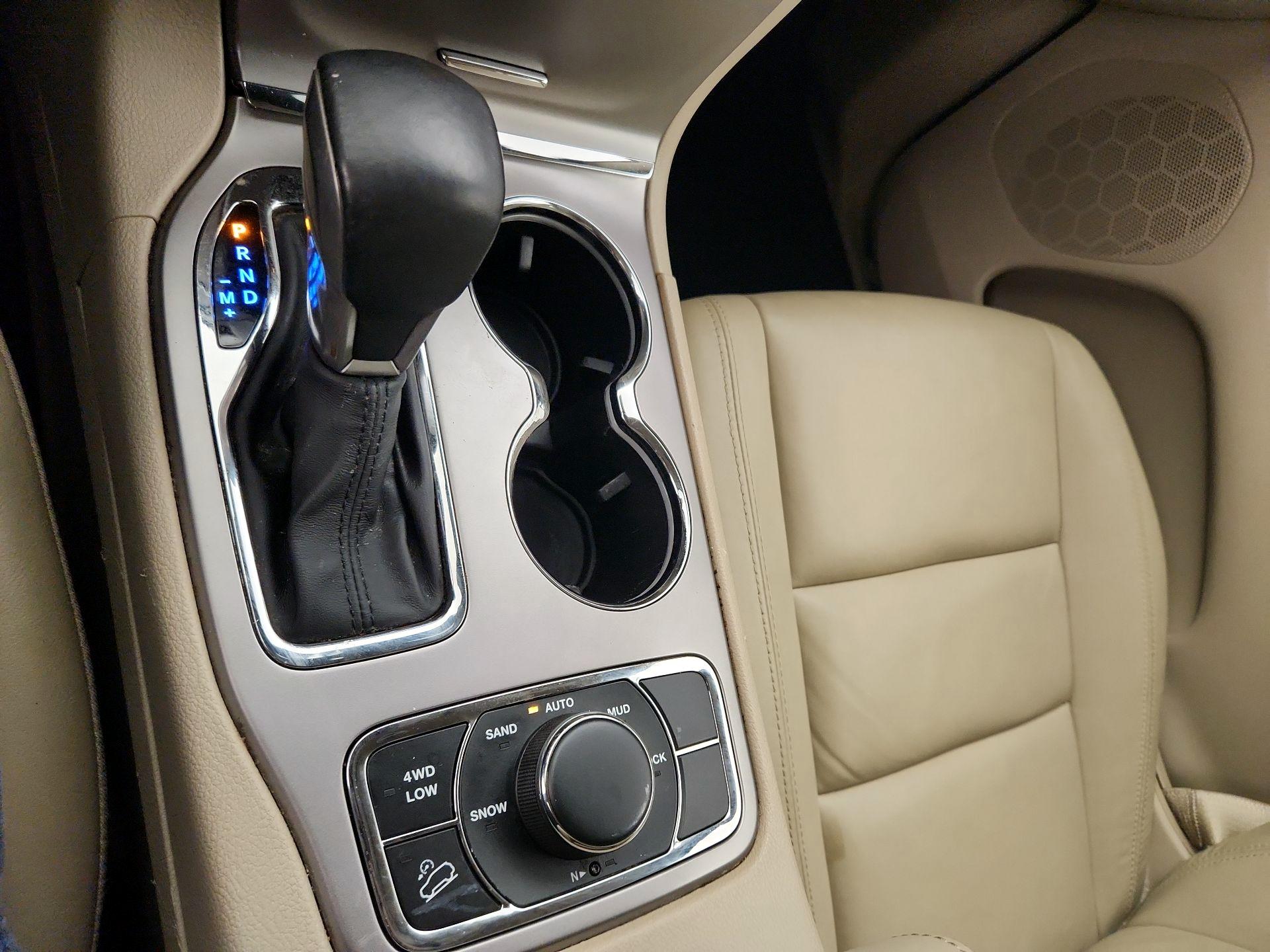 Thumbnail: 2019 Jeep Grand Cherokee - 18