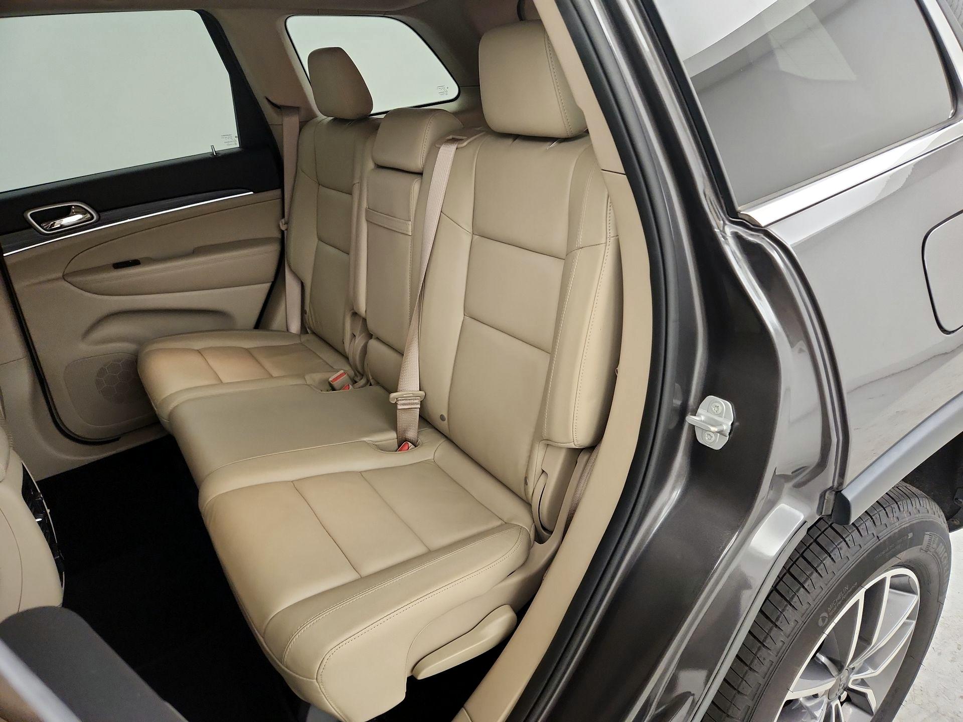 Thumbnail: 2019 Jeep Grand Cherokee - 20