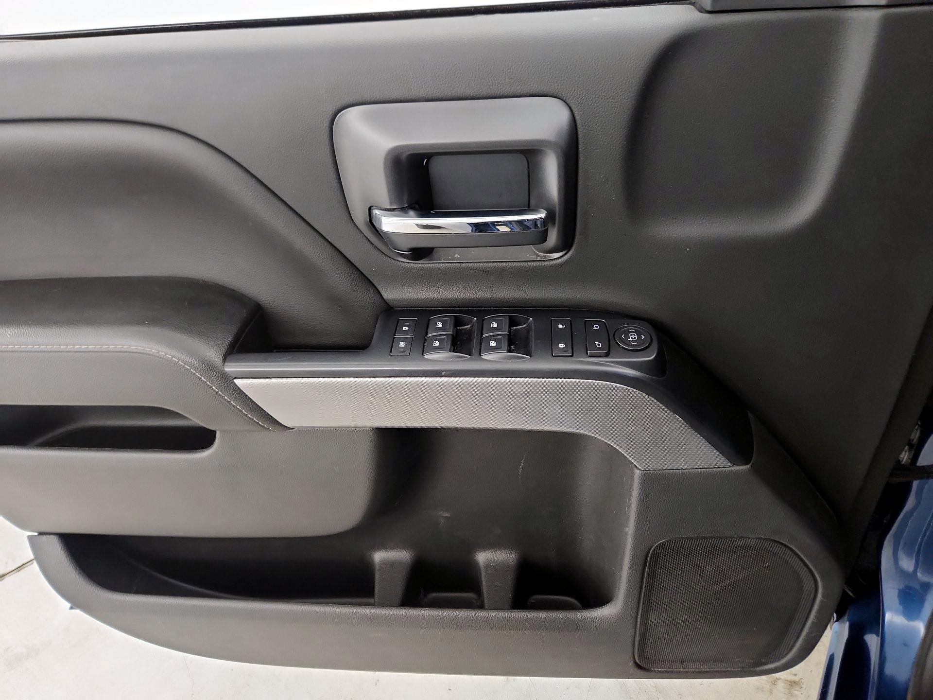 Thumbnail: 2018 Chevrolet Silverado 1500 - 12