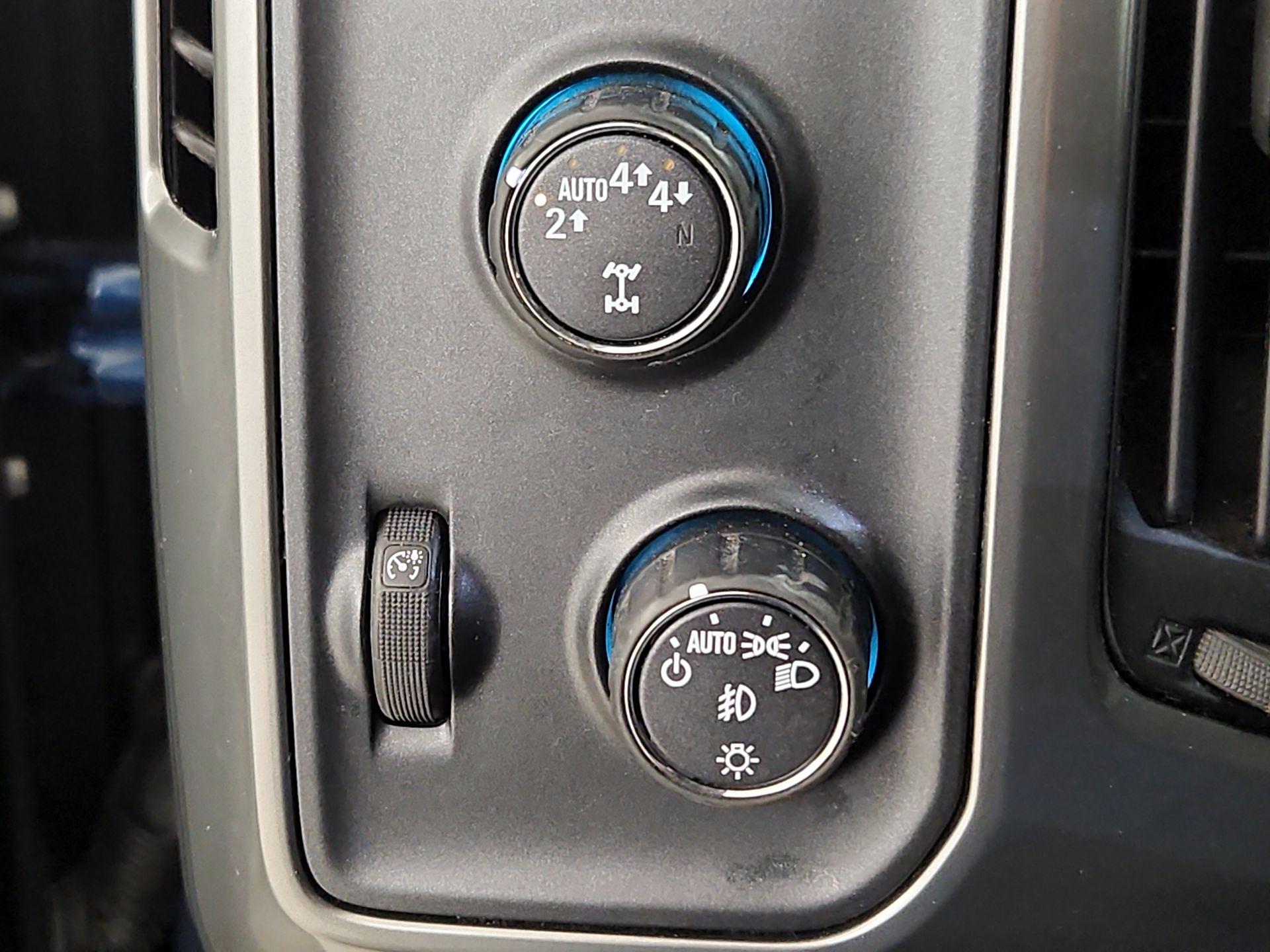 Thumbnail: 2018 Chevrolet Silverado 1500 - 13