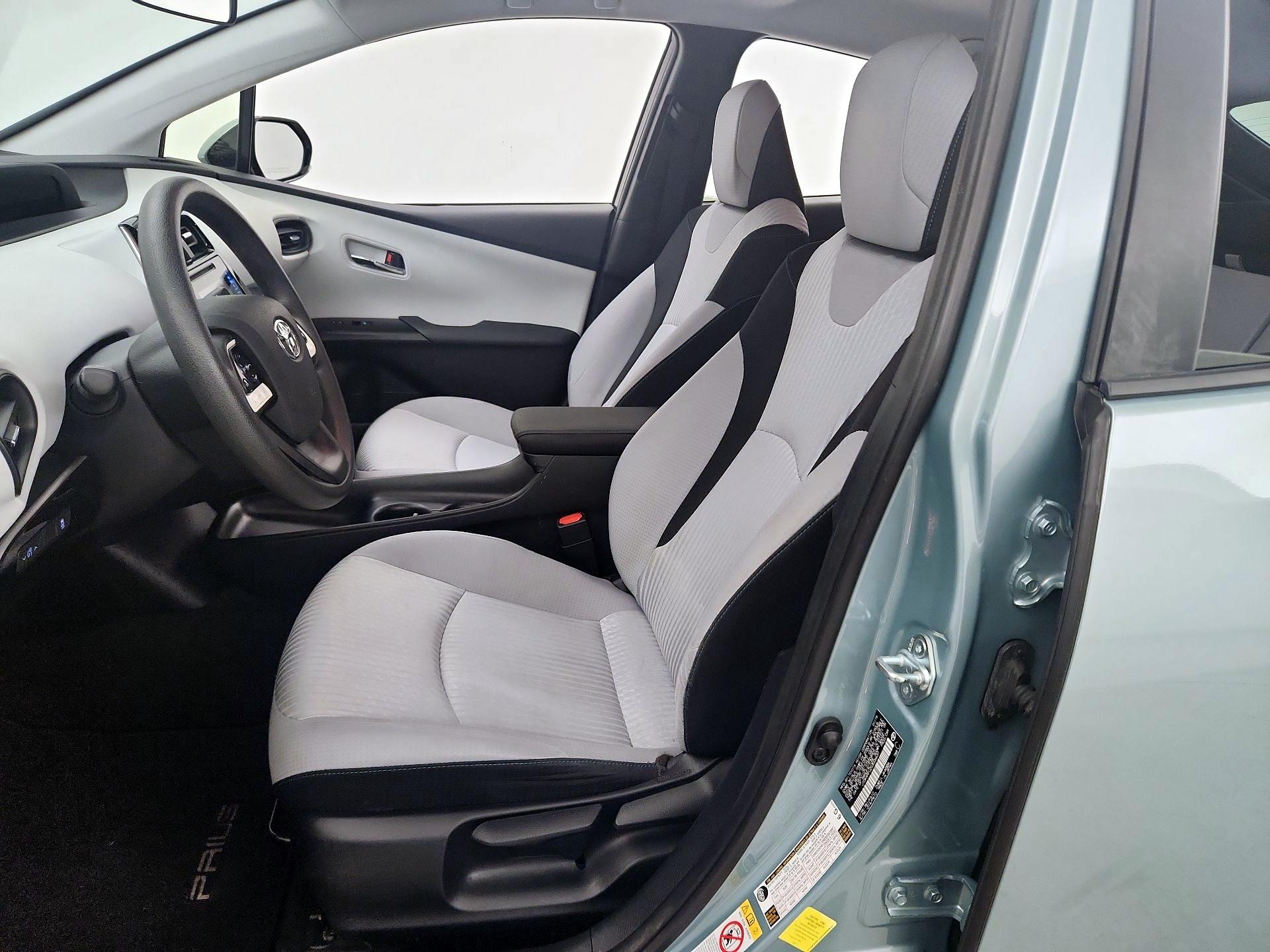 Thumbnail: 2016 Toyota Prius - 11