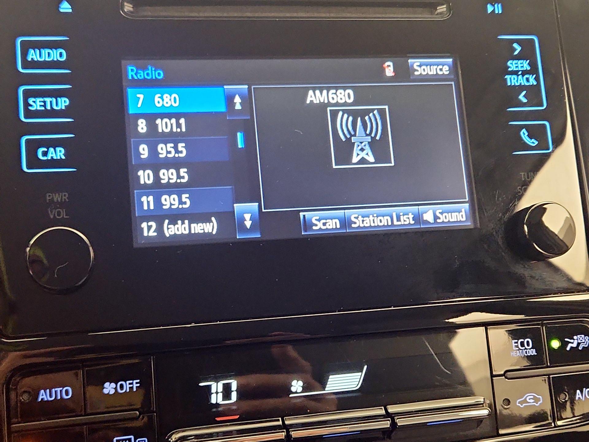 Thumbnail: 2016 Toyota Prius - 15