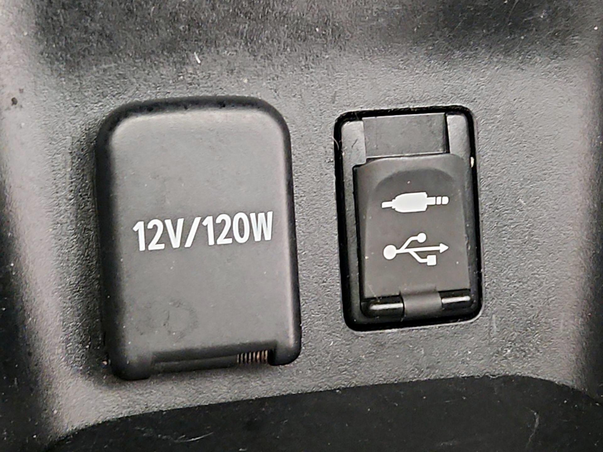 Thumbnail: 2016 Toyota Prius - 18