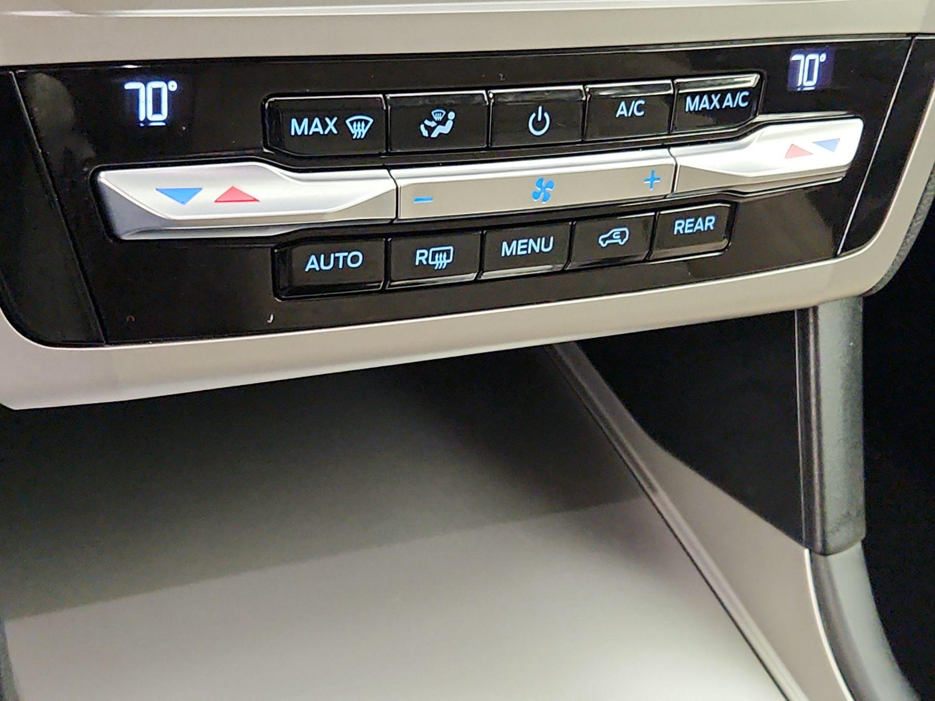 Thumbnail: 2021 Ford Explorer - 16