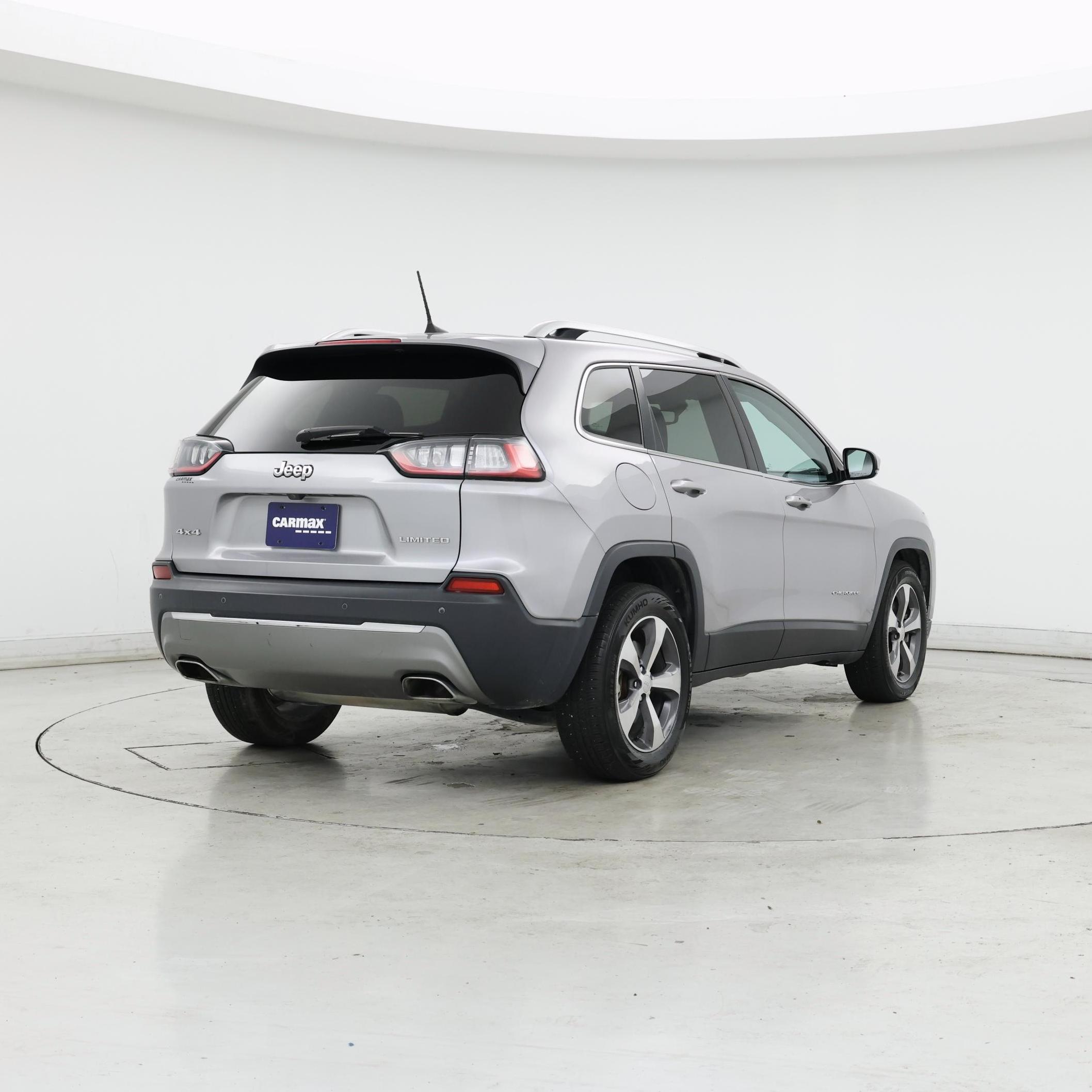 Thumbnail: 2019 Jeep Cherokee - 8