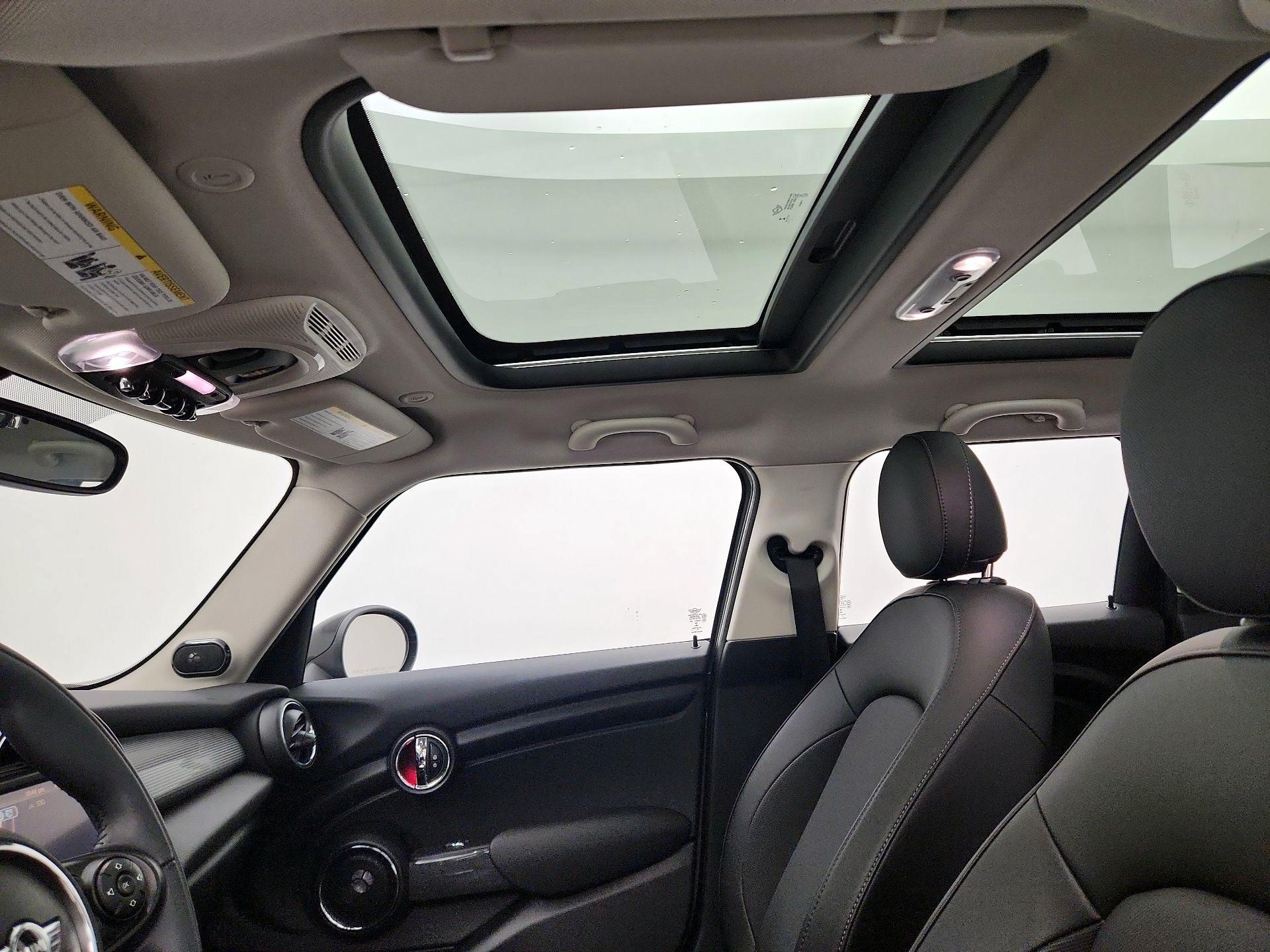 Thumbnail: 2018 MINI Cooper Hardtop - 19