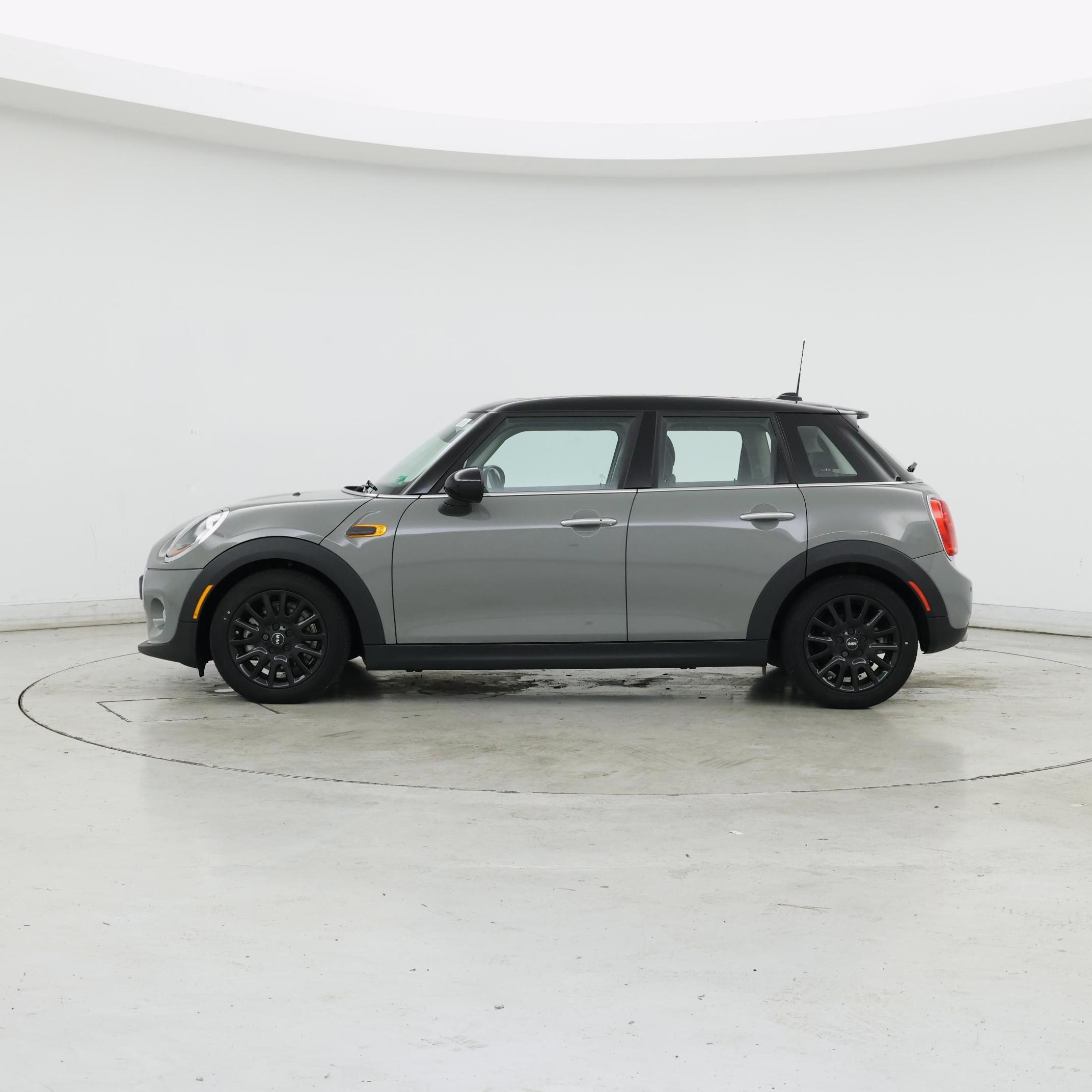 Thumbnail: 2018 MINI Cooper Hardtop - 3
