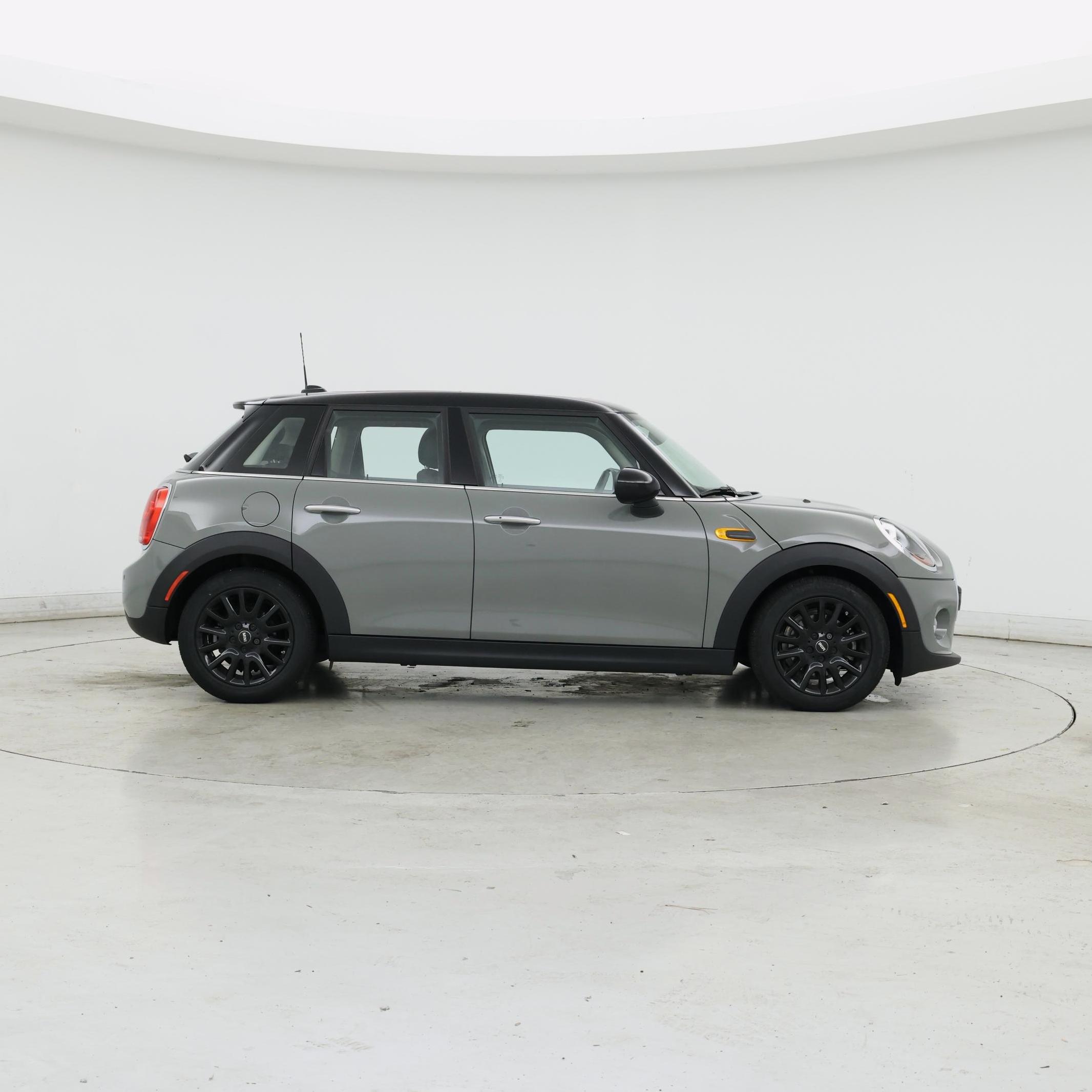 Thumbnail: 2018 MINI Cooper Hardtop - 7