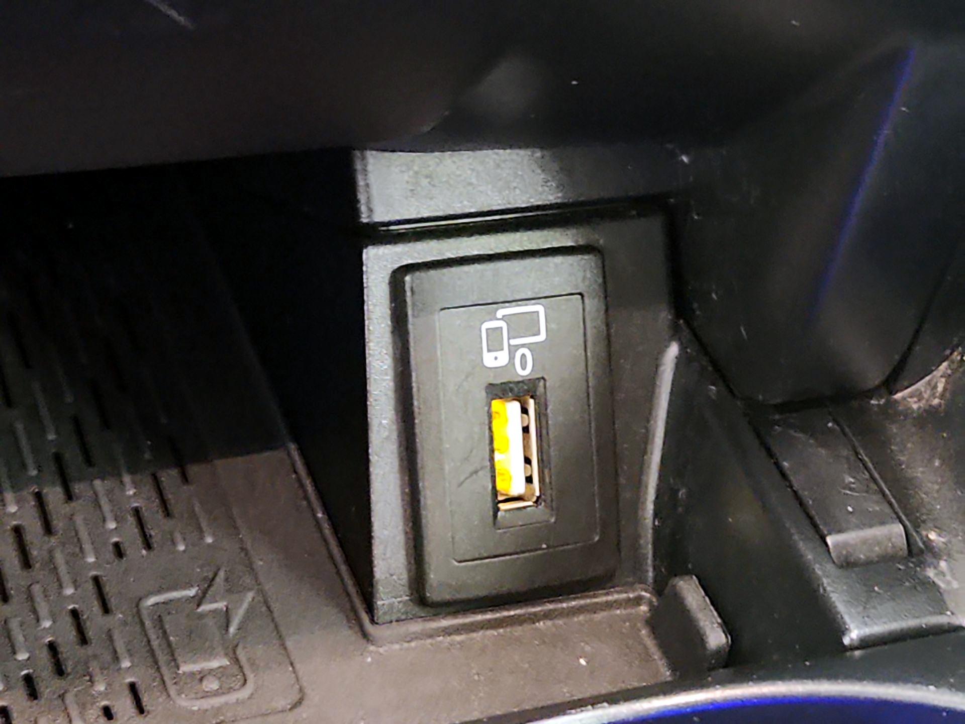 Thumbnail: 2021 Mercedes-Benz C-Class - 19