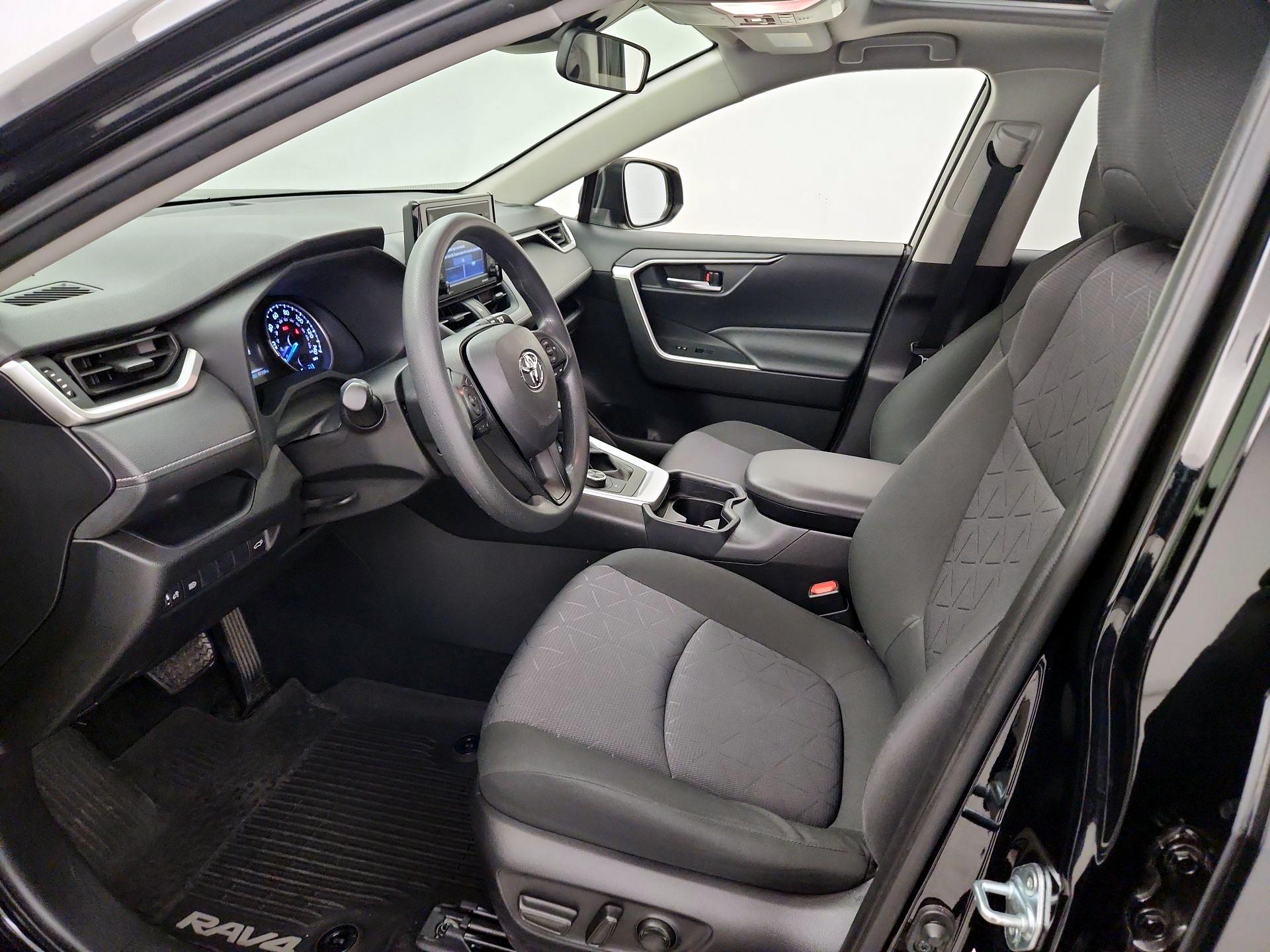 Thumbnail: 2020 Toyota RAV4 - 11