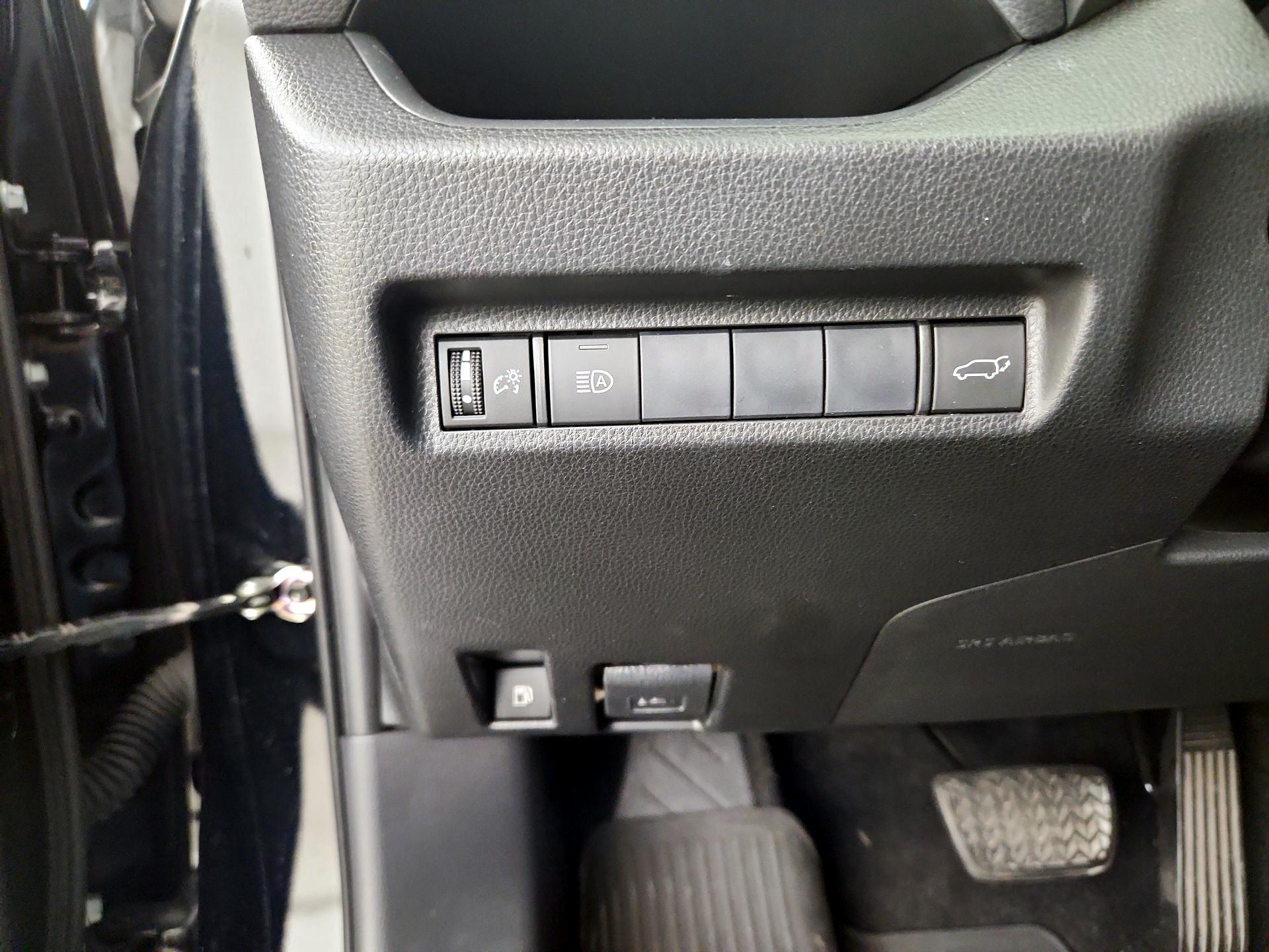 Thumbnail: 2020 Toyota RAV4 - 13