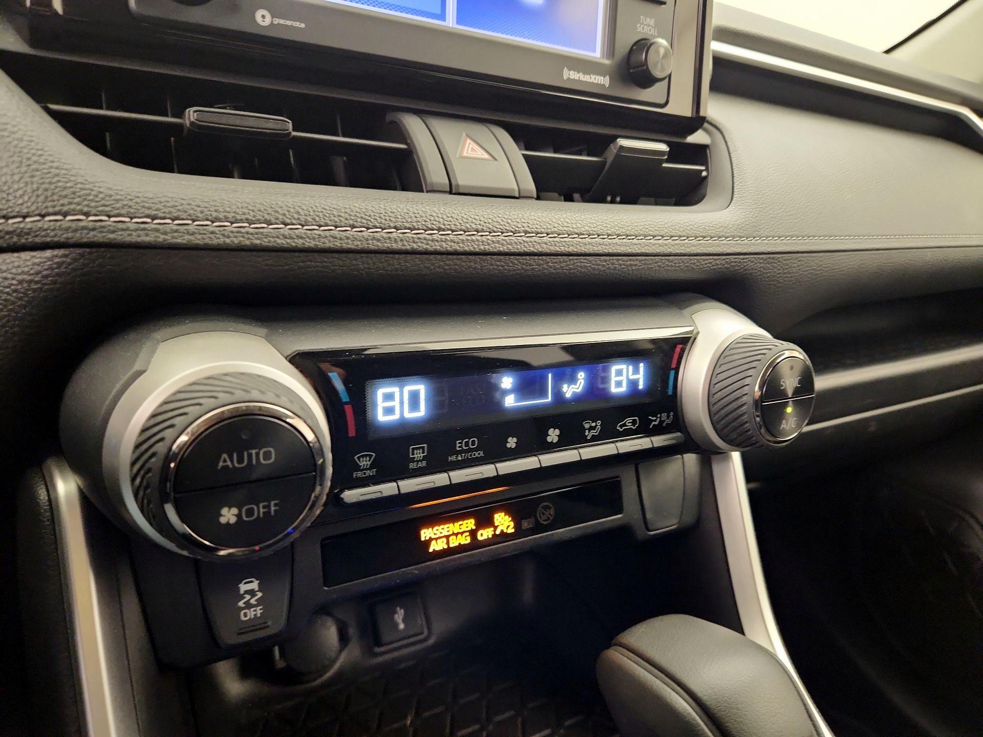 Thumbnail: 2020 Toyota RAV4 - 16