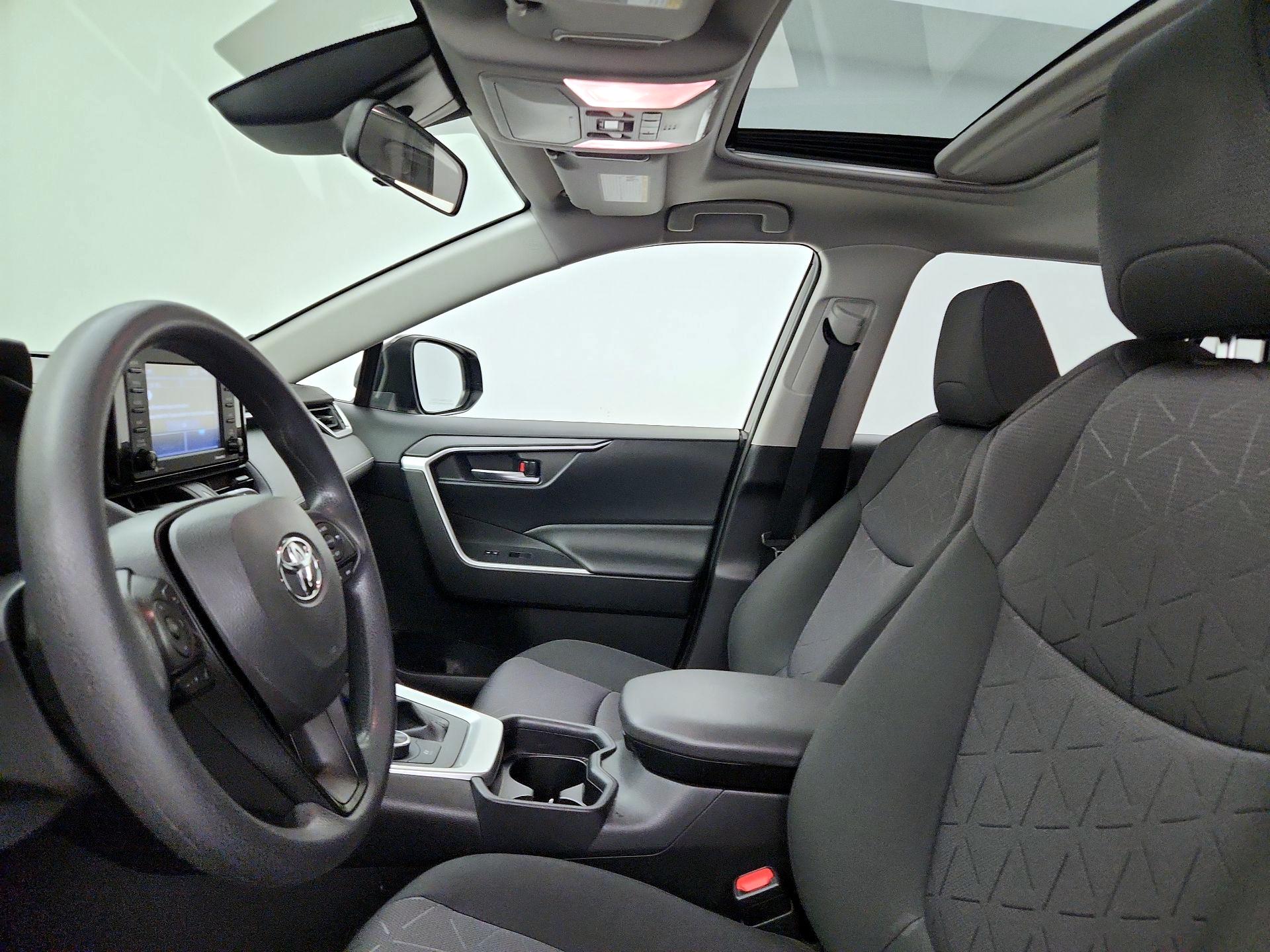 Thumbnail: 2020 Toyota RAV4 - 19