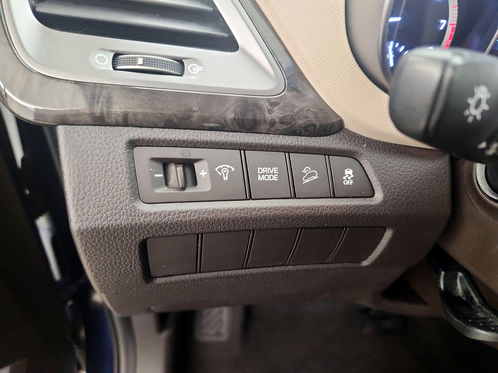 Thumbnail: 2017 Hyundai Santa Fe - 13