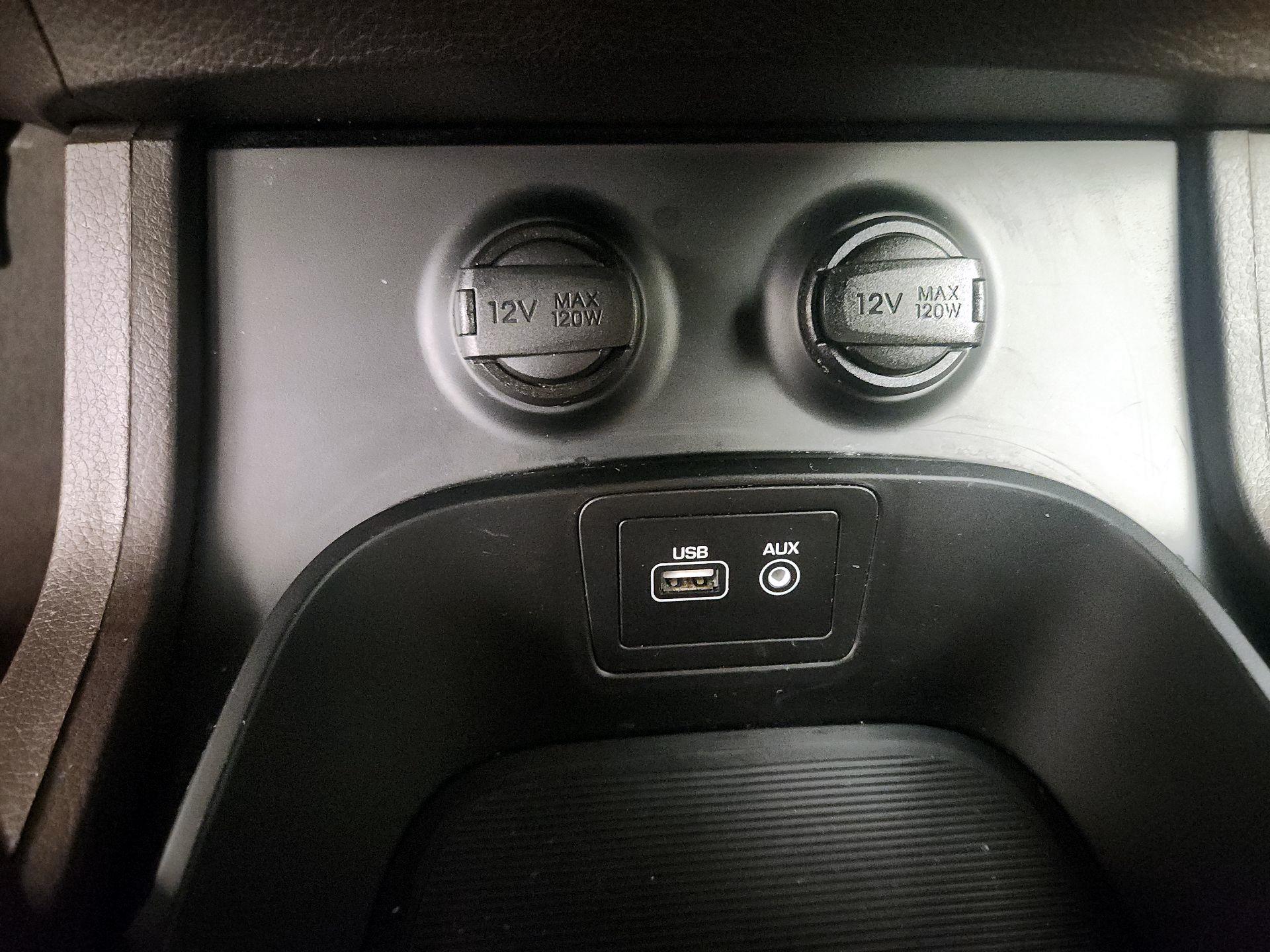 Thumbnail: 2017 Hyundai Santa Fe - 18