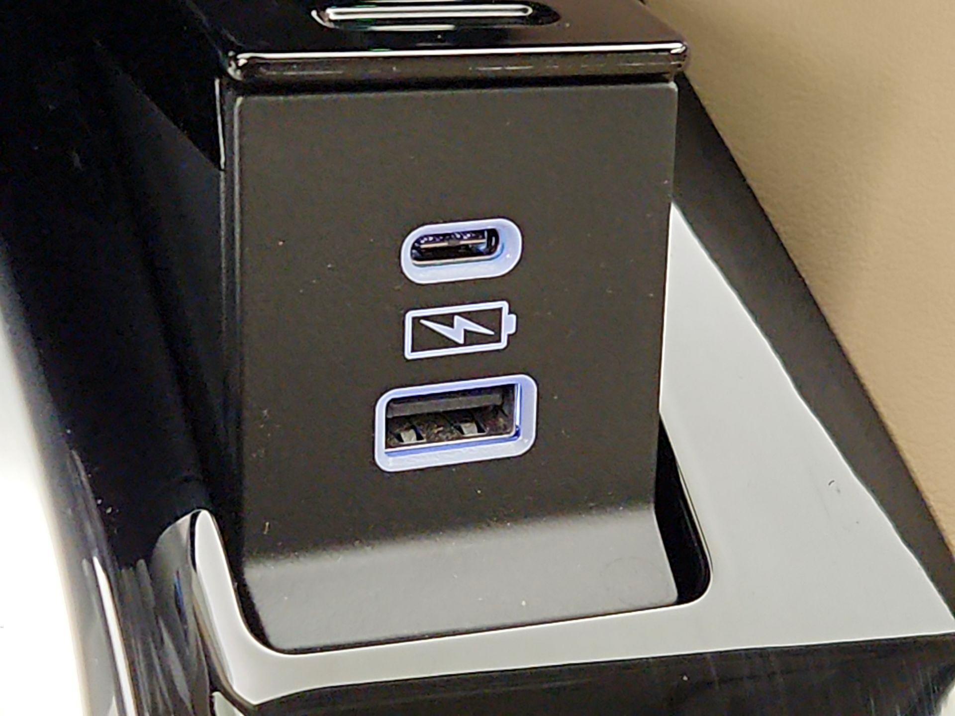 Thumbnail: 2023 Acura MDX - 19