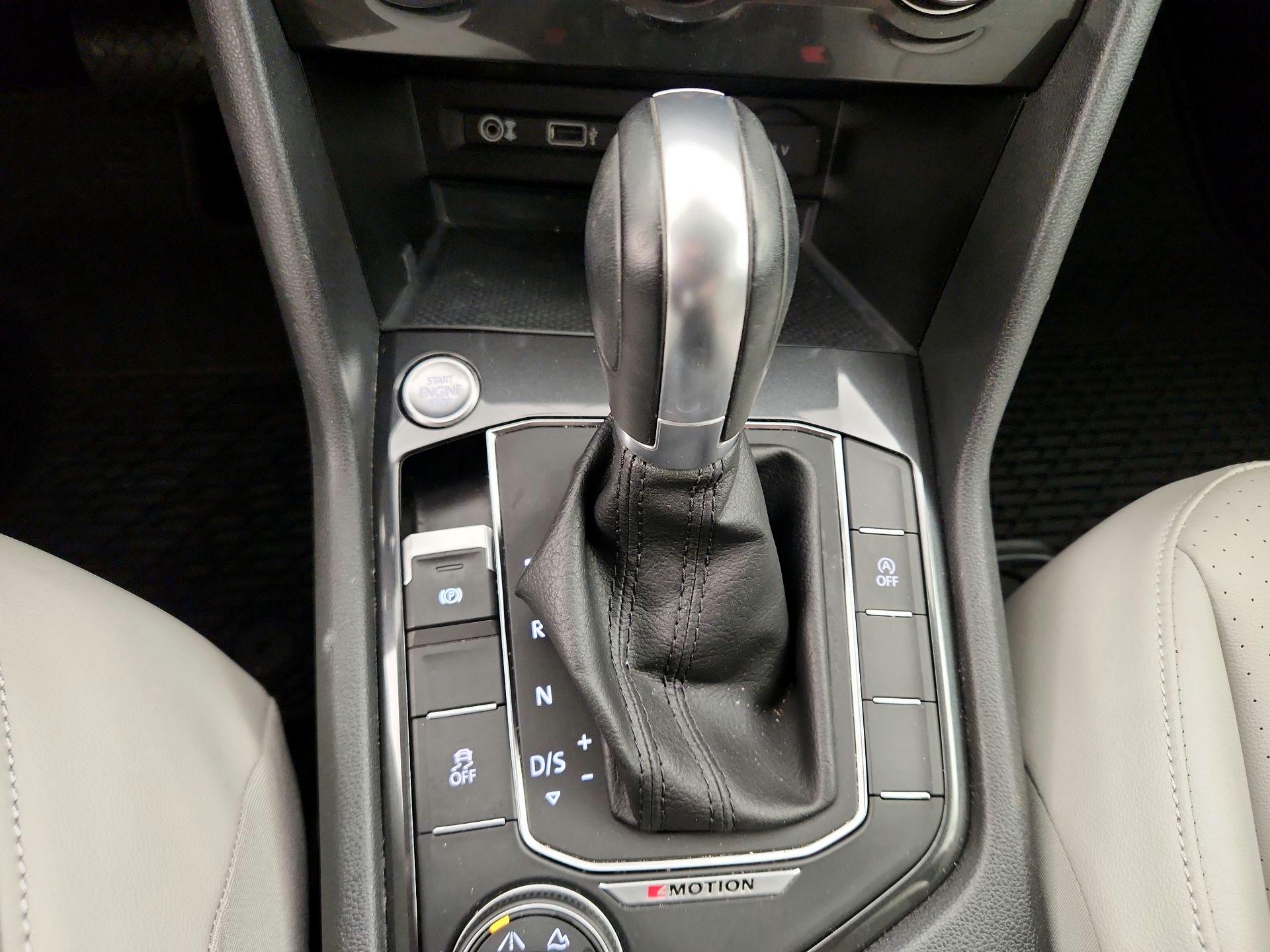 Thumbnail: 2018 Volkswagen Tiguan - 17