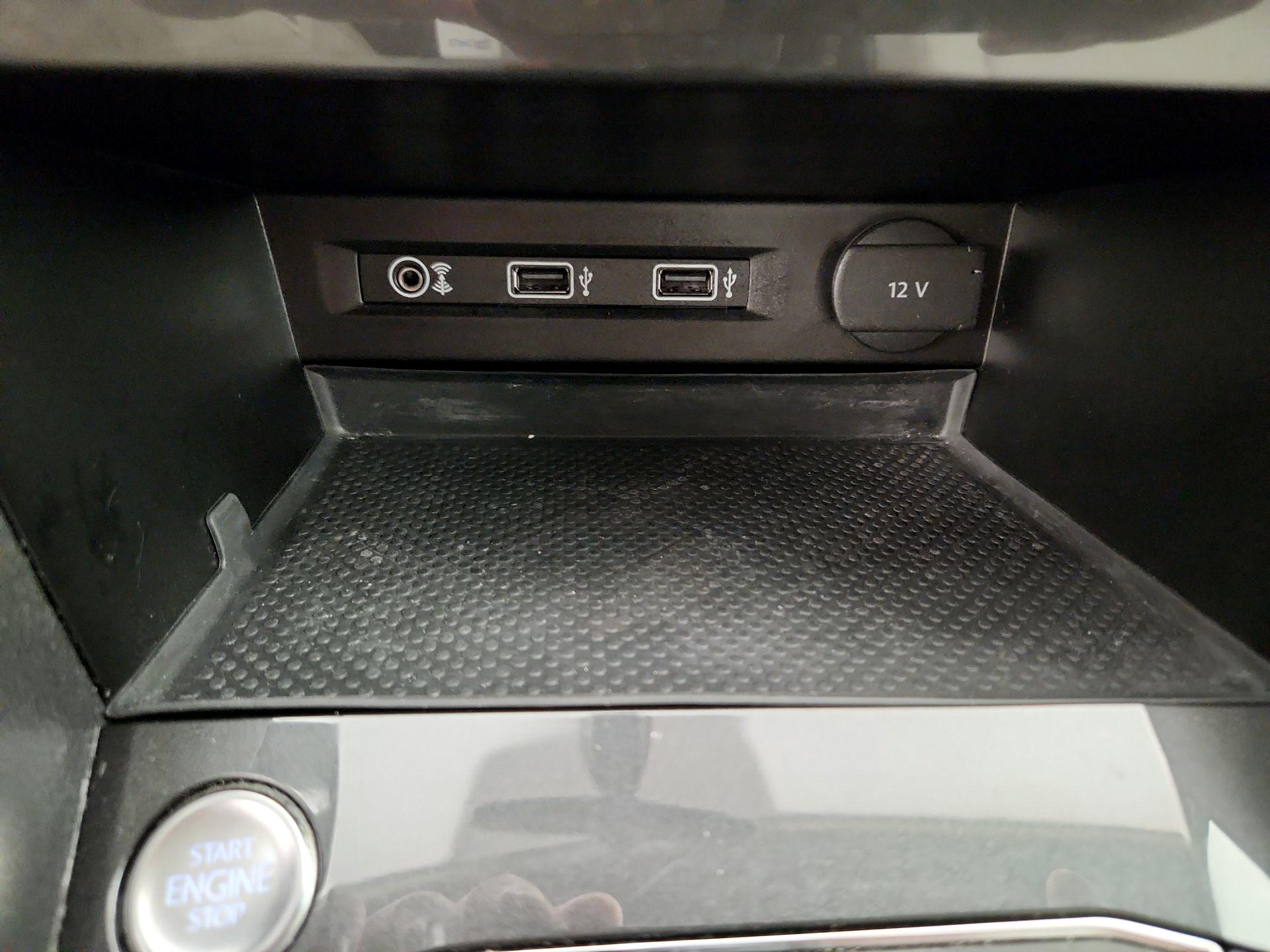 Thumbnail: 2018 Volkswagen Tiguan - 18