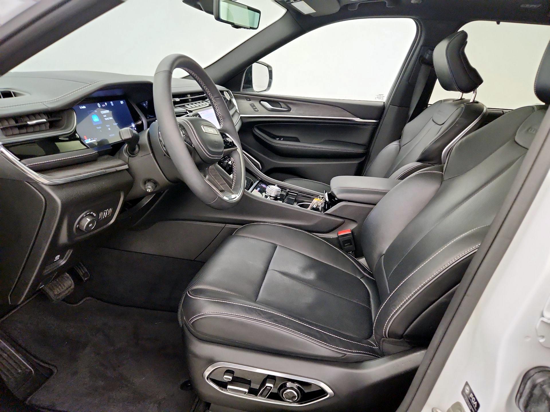 Thumbnail: 2023 Jeep Grand Cherokee - 11