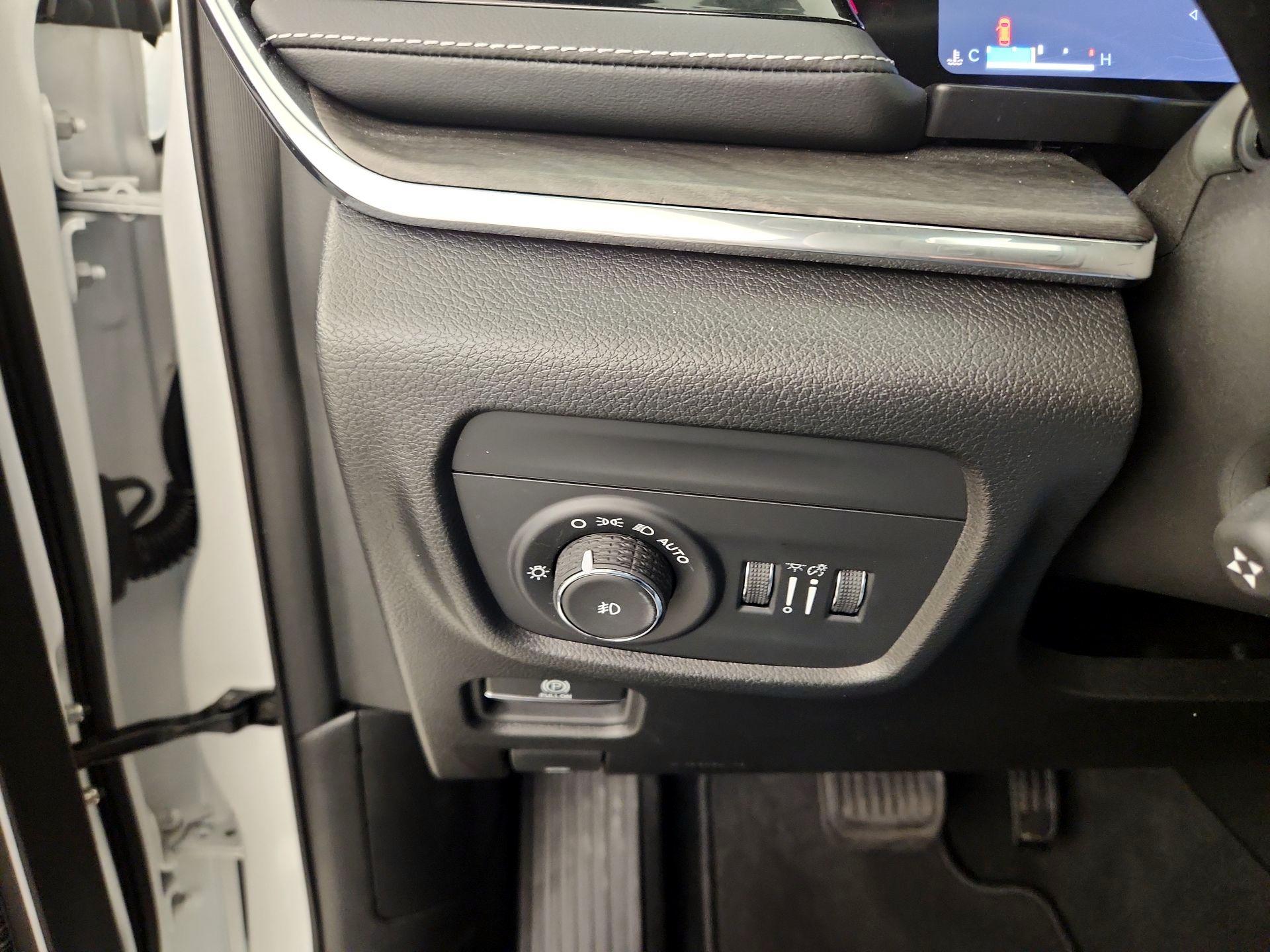 Thumbnail: 2023 Jeep Grand Cherokee - 13