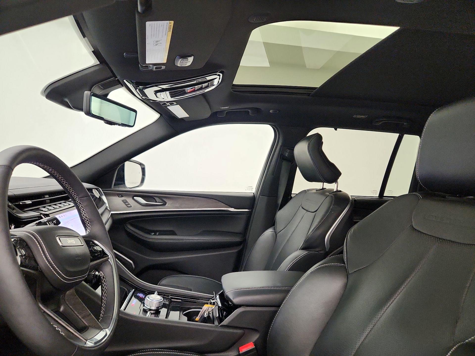 Thumbnail: 2023 Jeep Grand Cherokee - 19