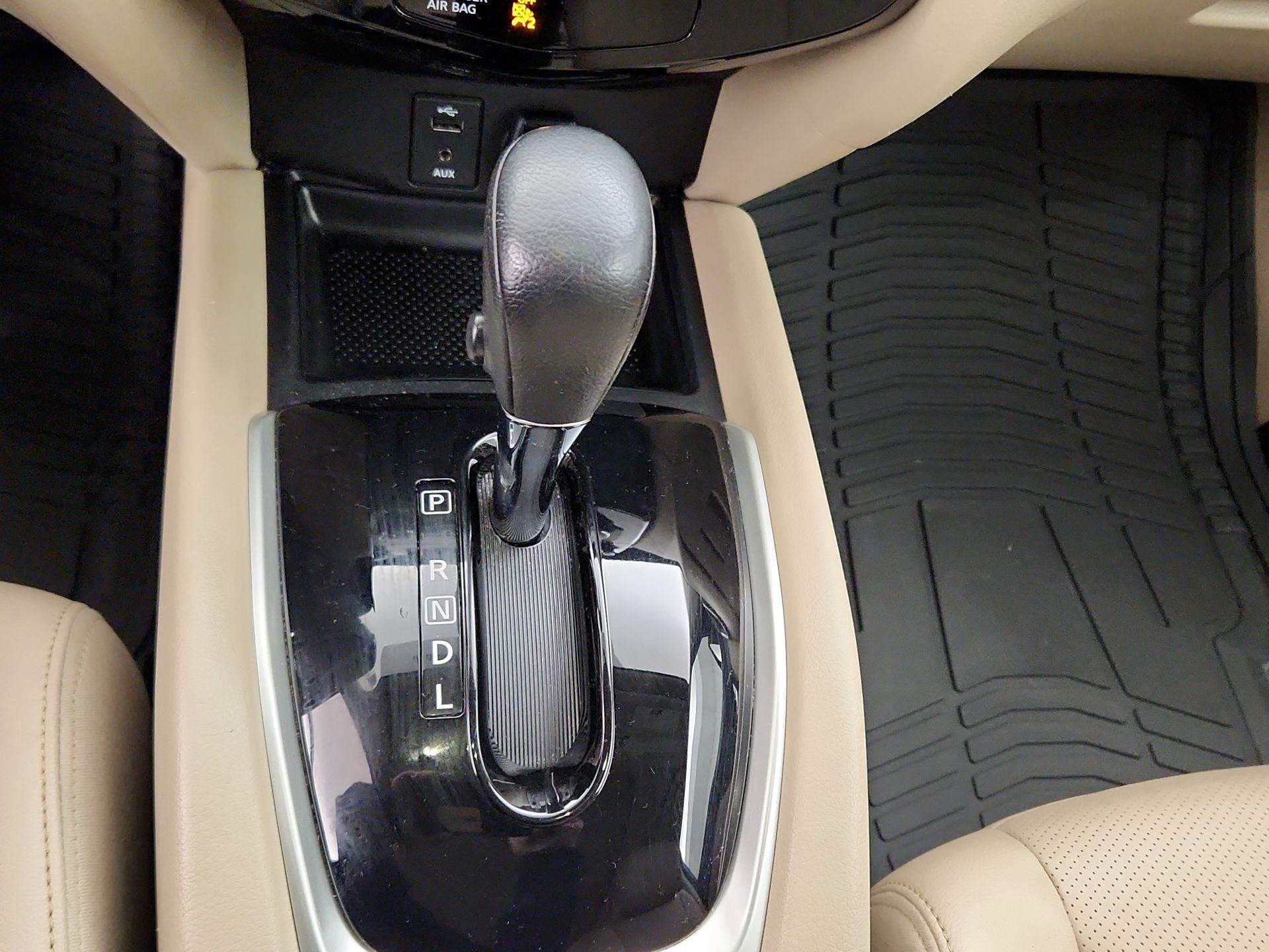 Thumbnail: 2016 Nissan Rogue - 17