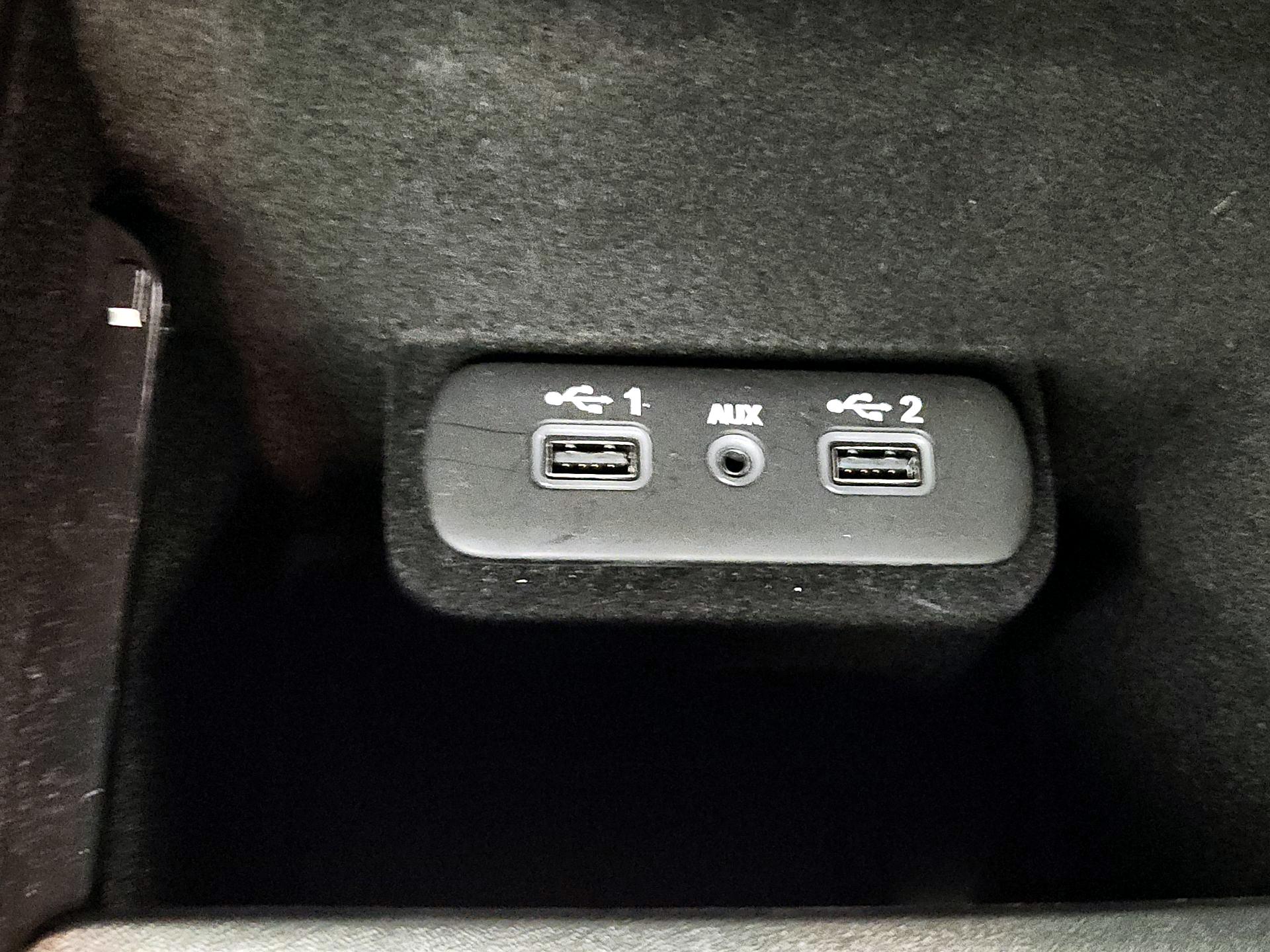 Thumbnail: 2023 Chrysler 300 - 19