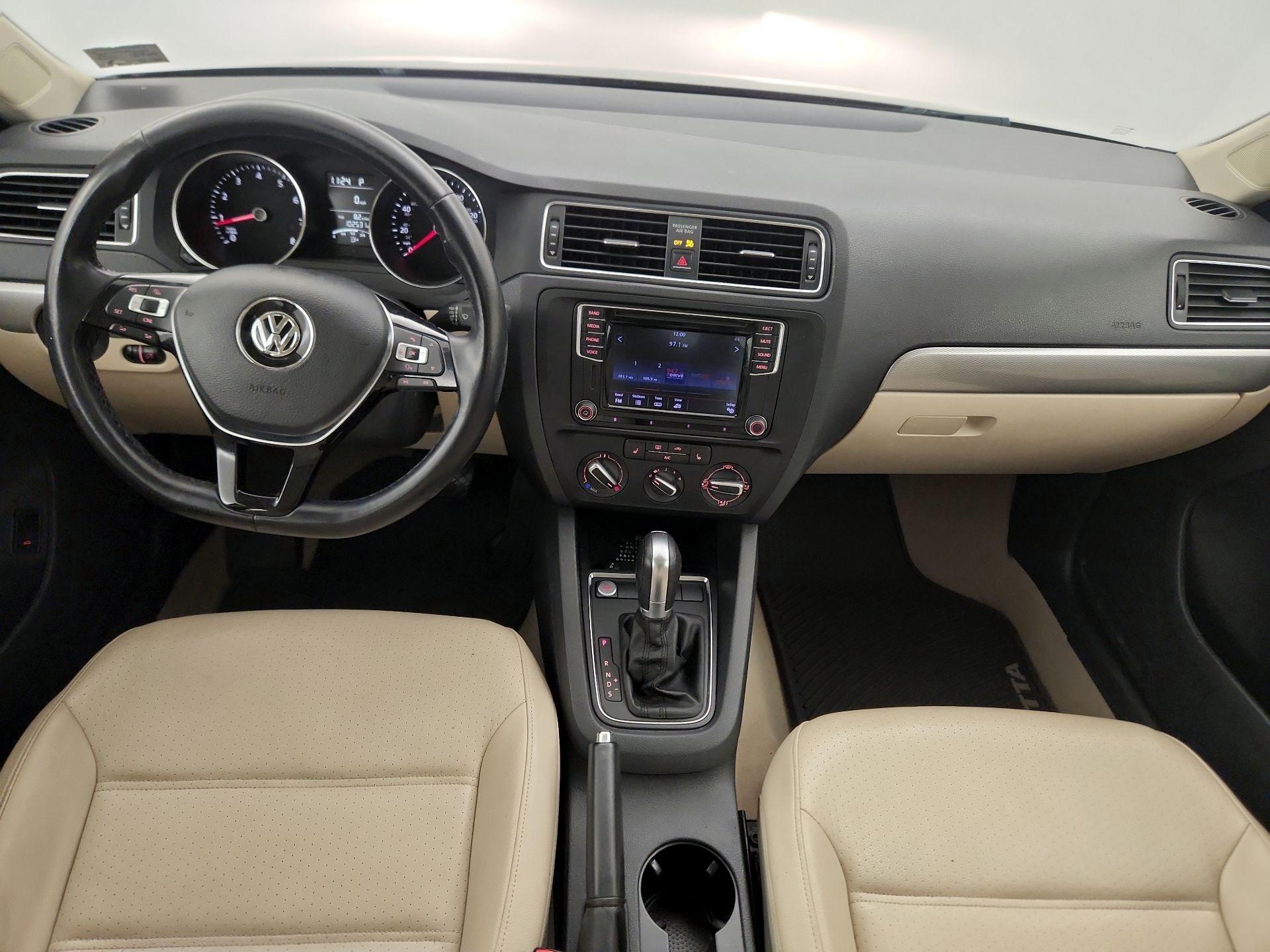 Thumbnail: 2016 Volkswagen Jetta - 9