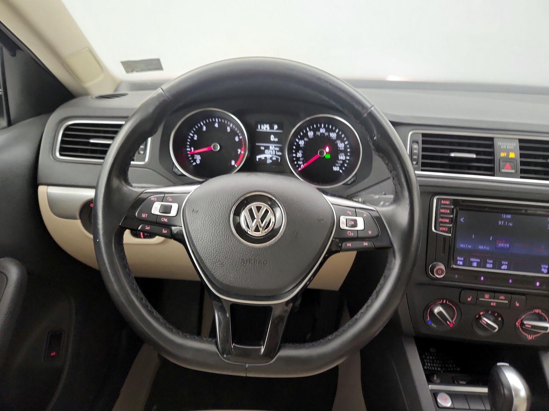 Thumbnail: 2016 Volkswagen Jetta - 10