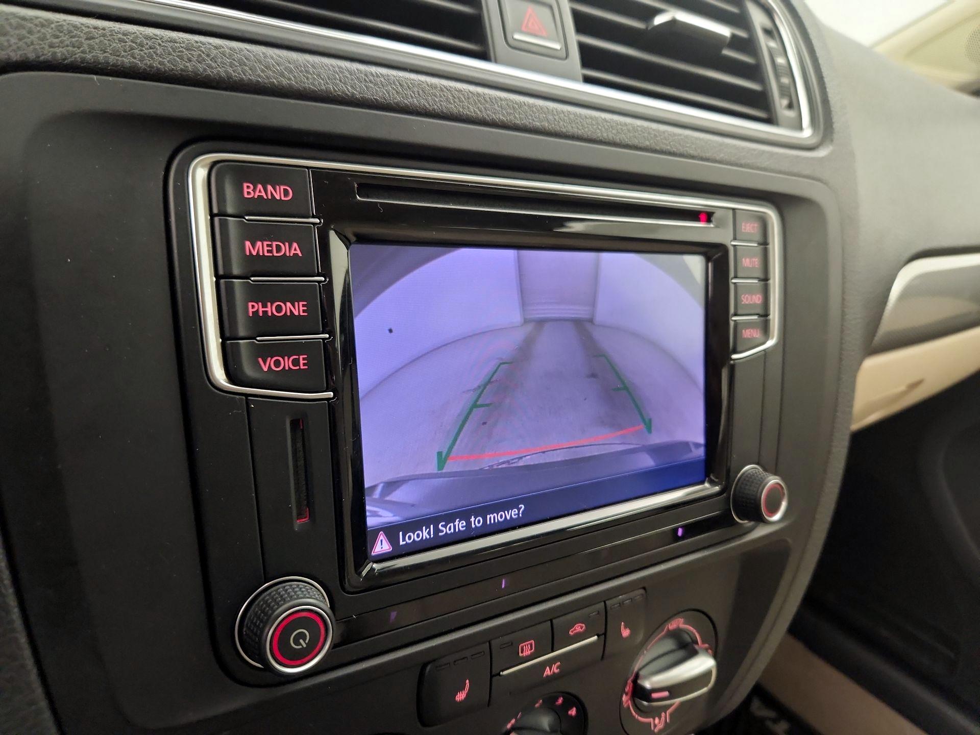 Thumbnail: 2016 Volkswagen Jetta - 13