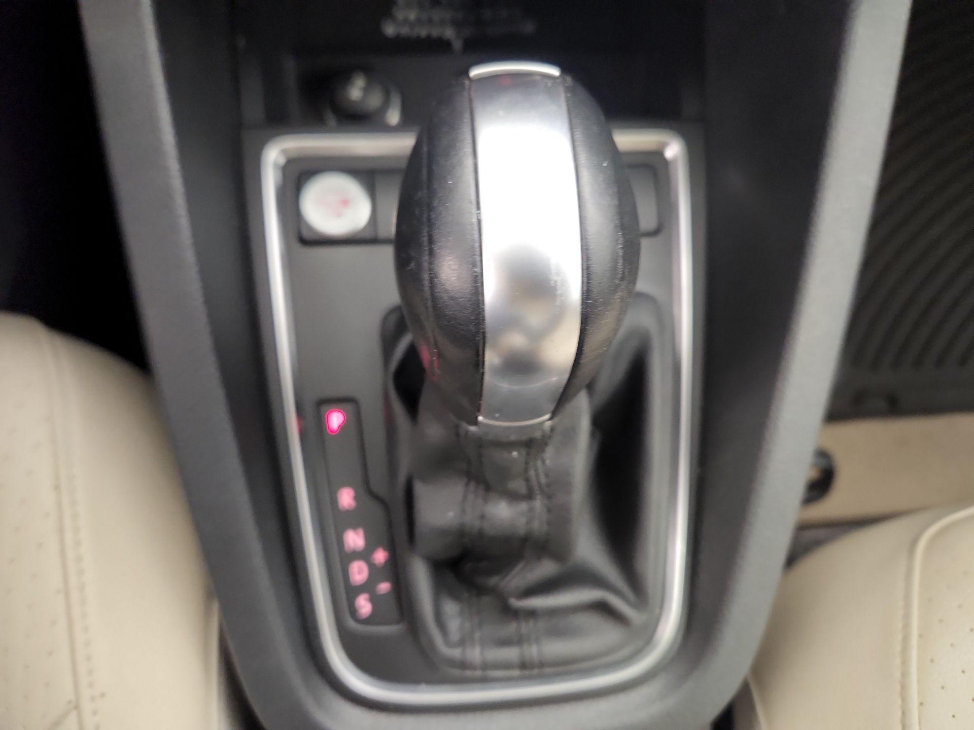 Thumbnail: 2016 Volkswagen Jetta - 16