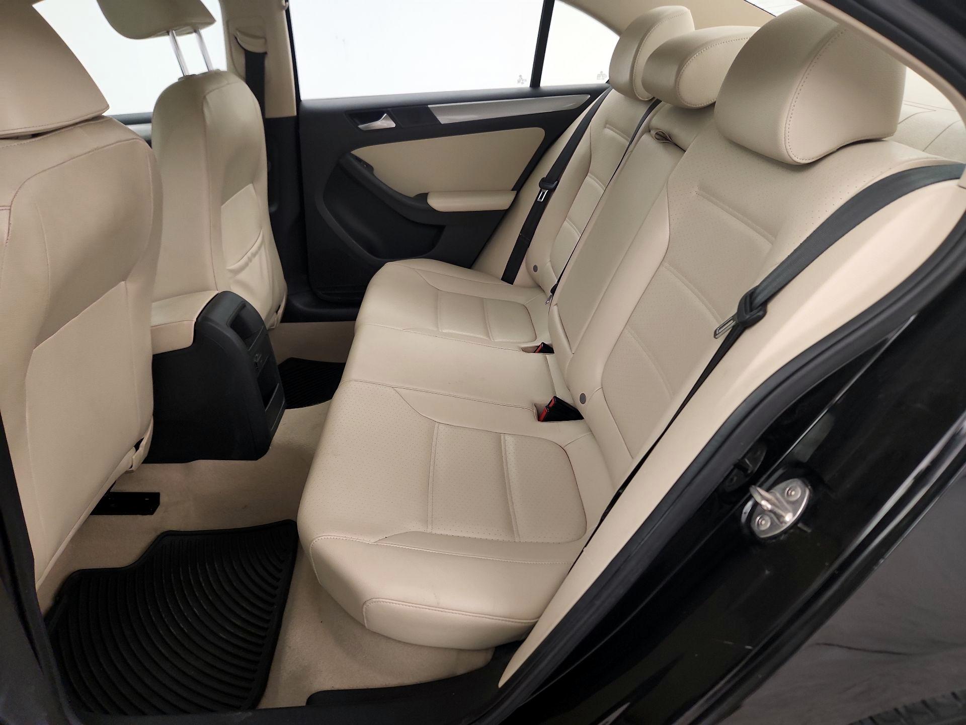 Thumbnail: 2016 Volkswagen Jetta - 19