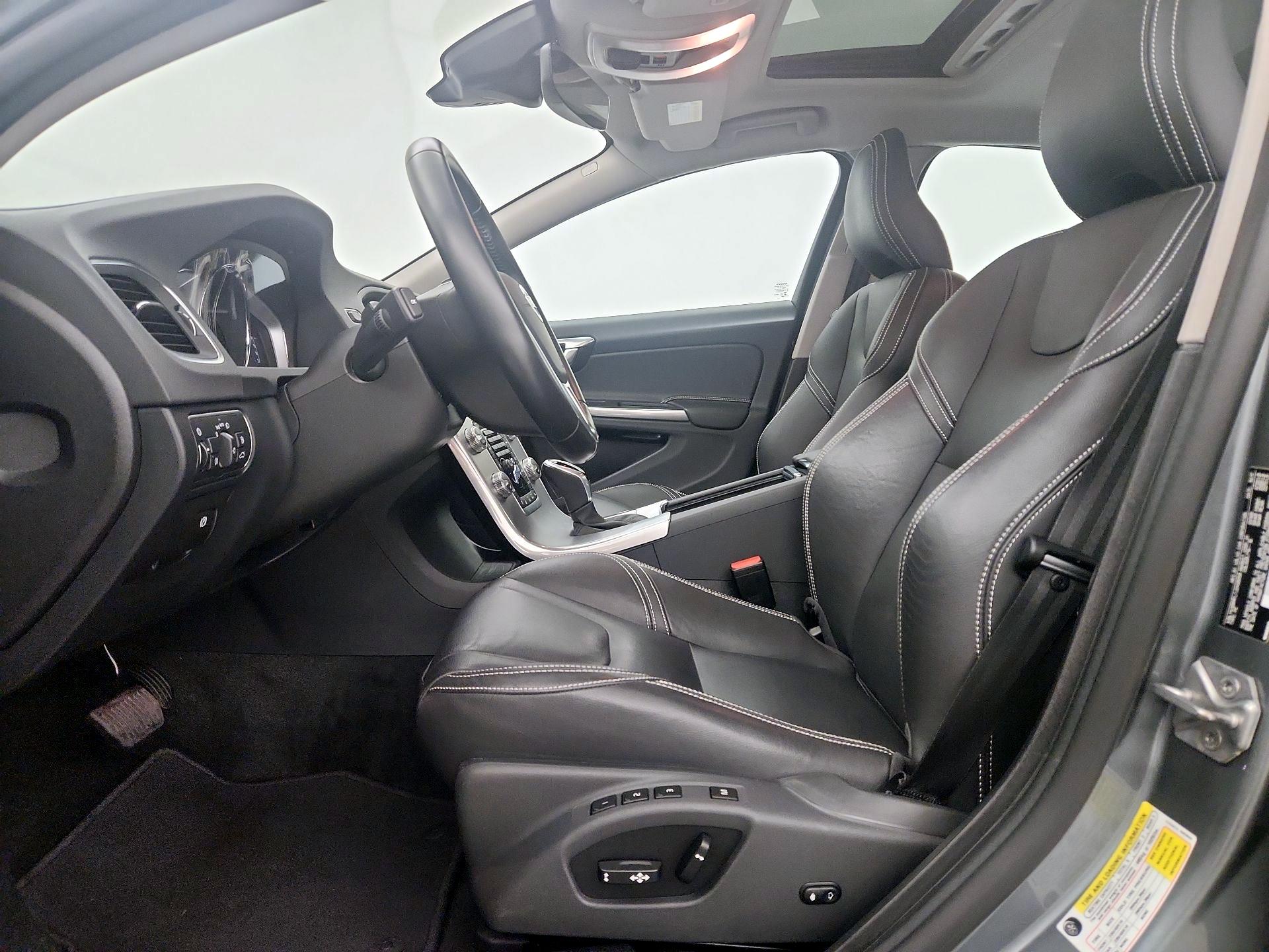 Thumbnail: 2018 Volvo S60 - 11