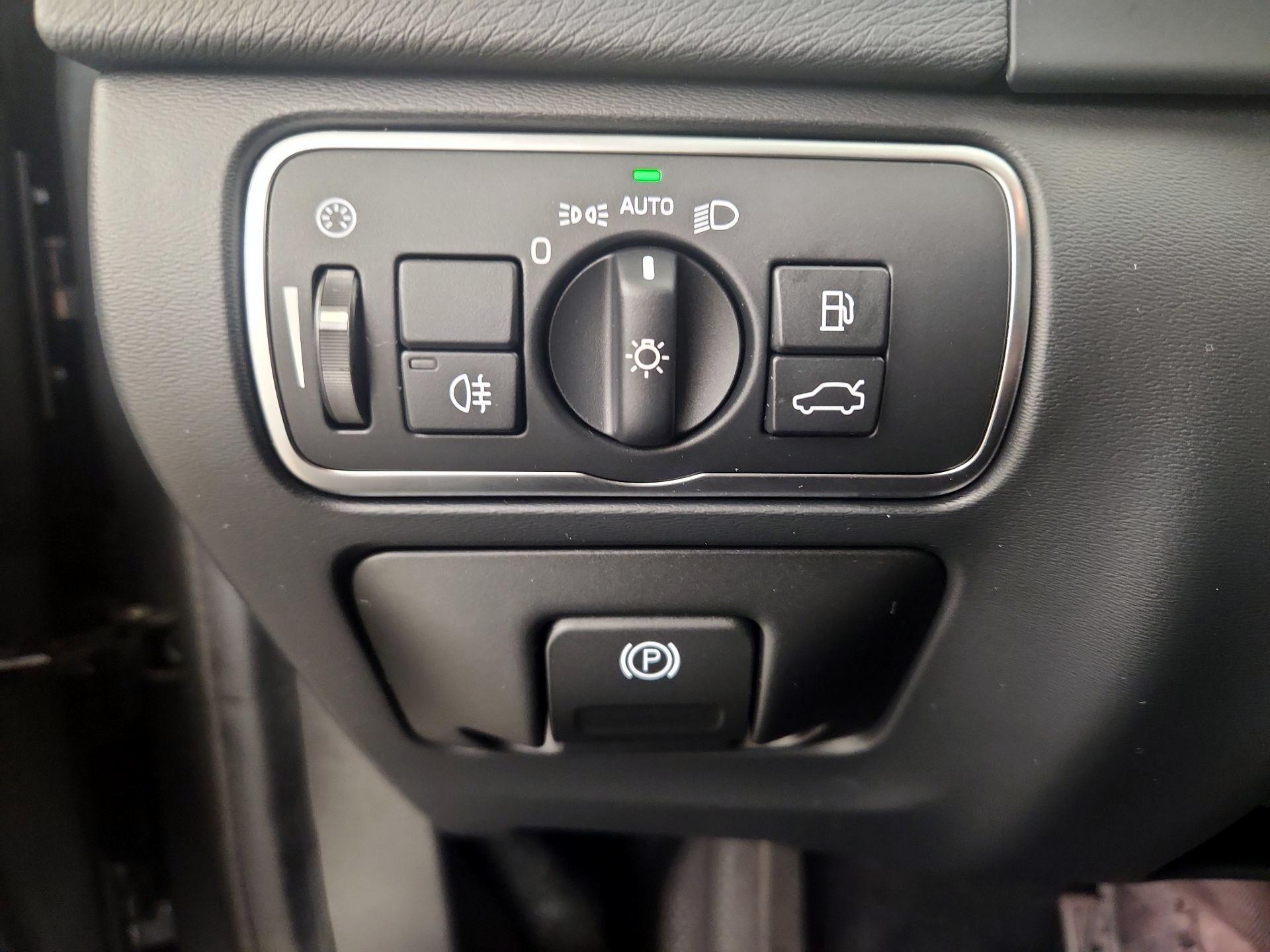 Thumbnail: 2018 Volvo S60 - 13