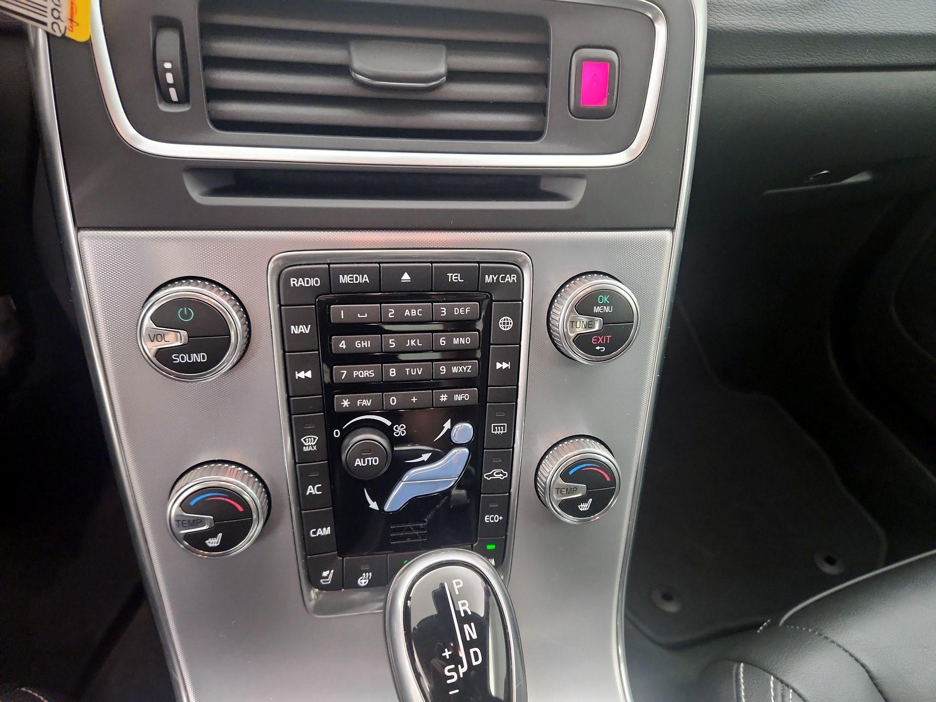 Thumbnail: 2018 Volvo S60 - 17