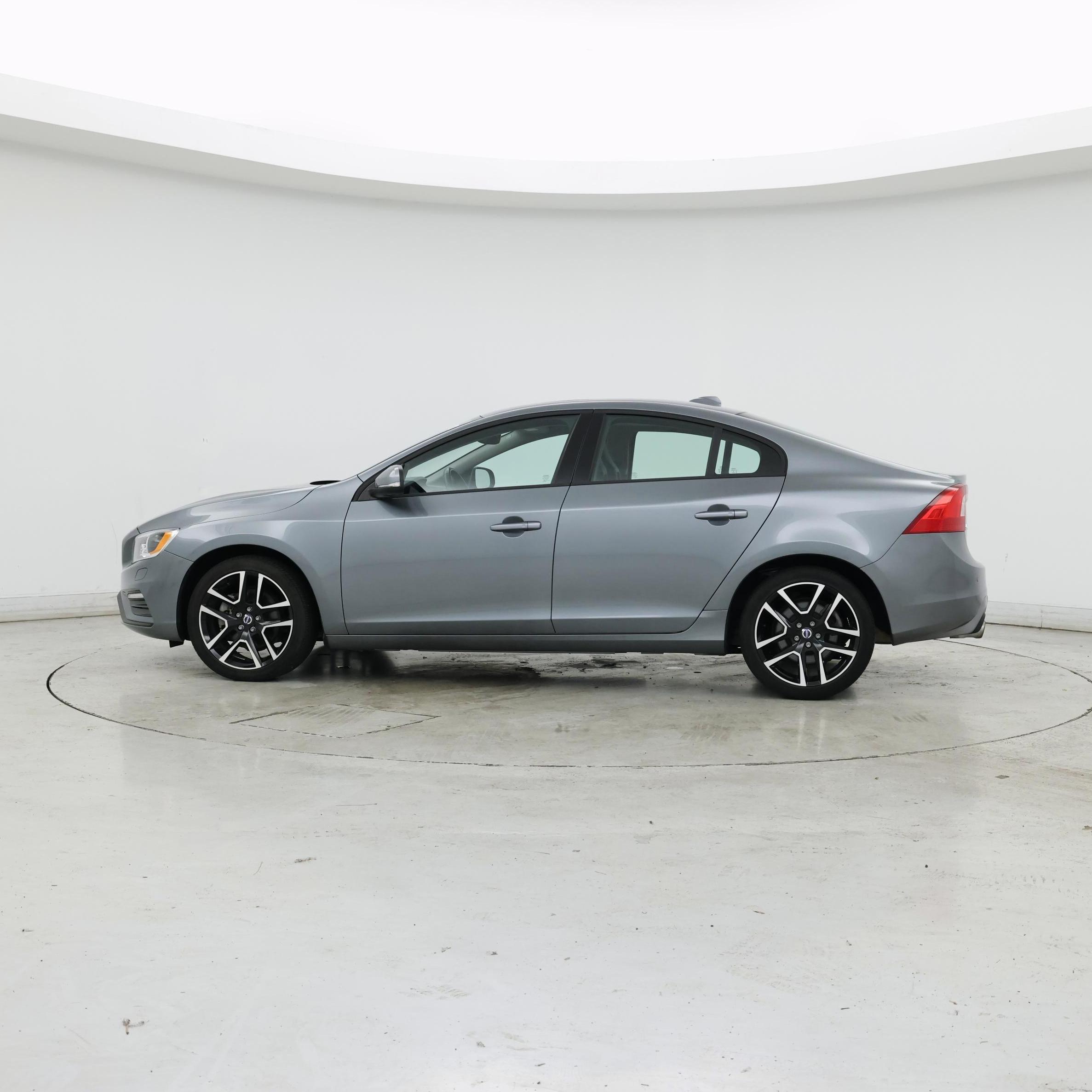 Thumbnail: 2018 Volvo S60 - 3