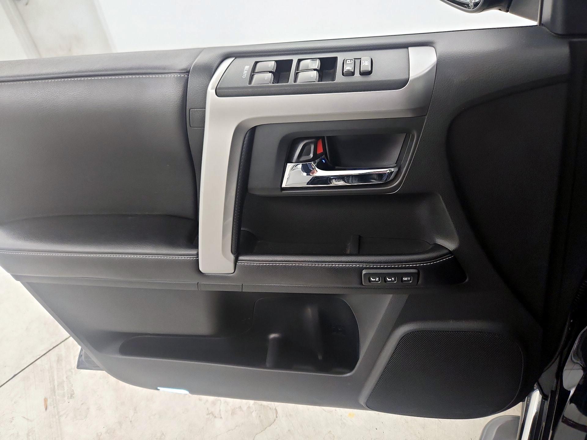 Thumbnail: 2017 Toyota 4Runner - 12