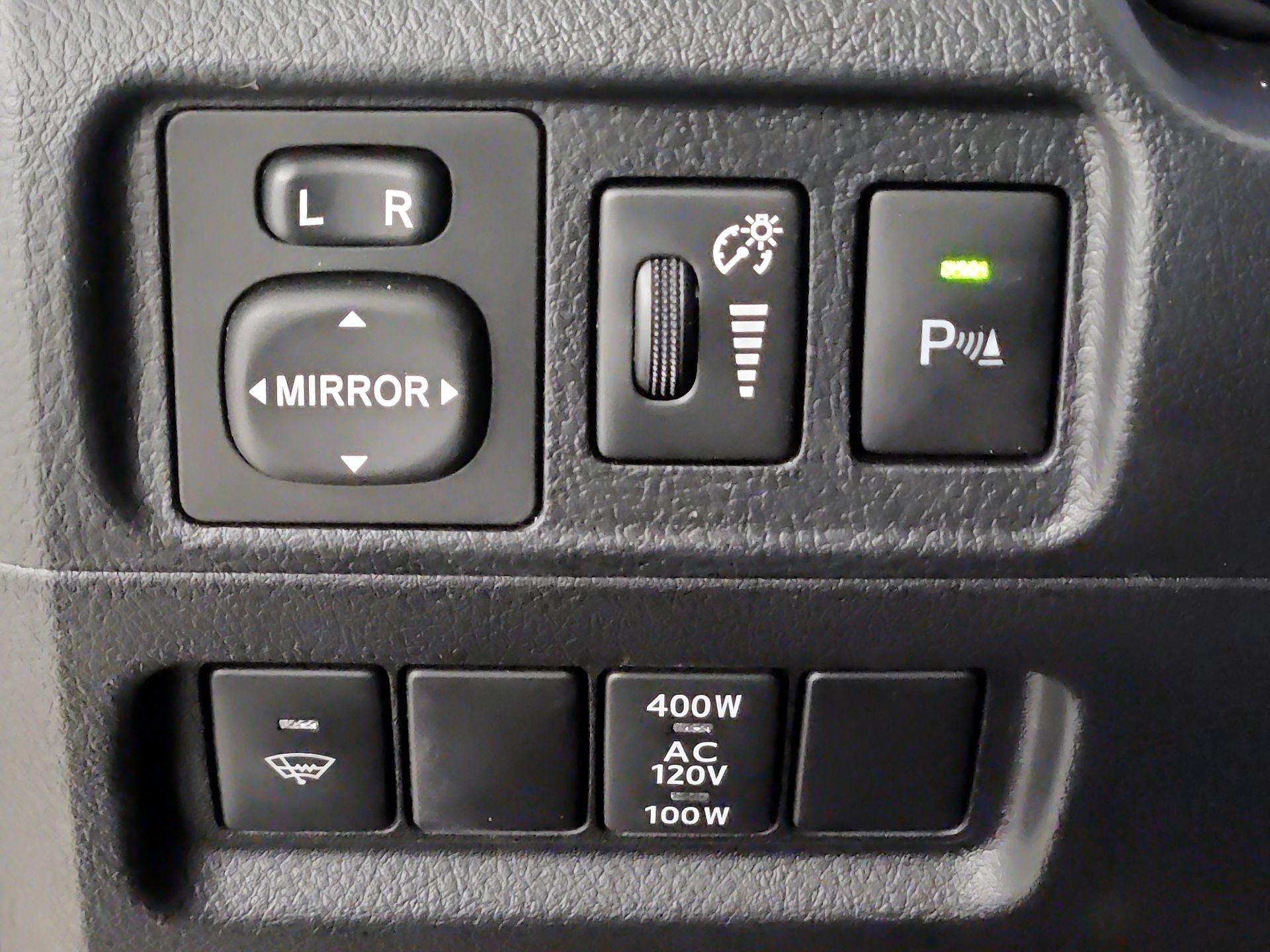 Thumbnail: 2017 Toyota 4Runner - 13