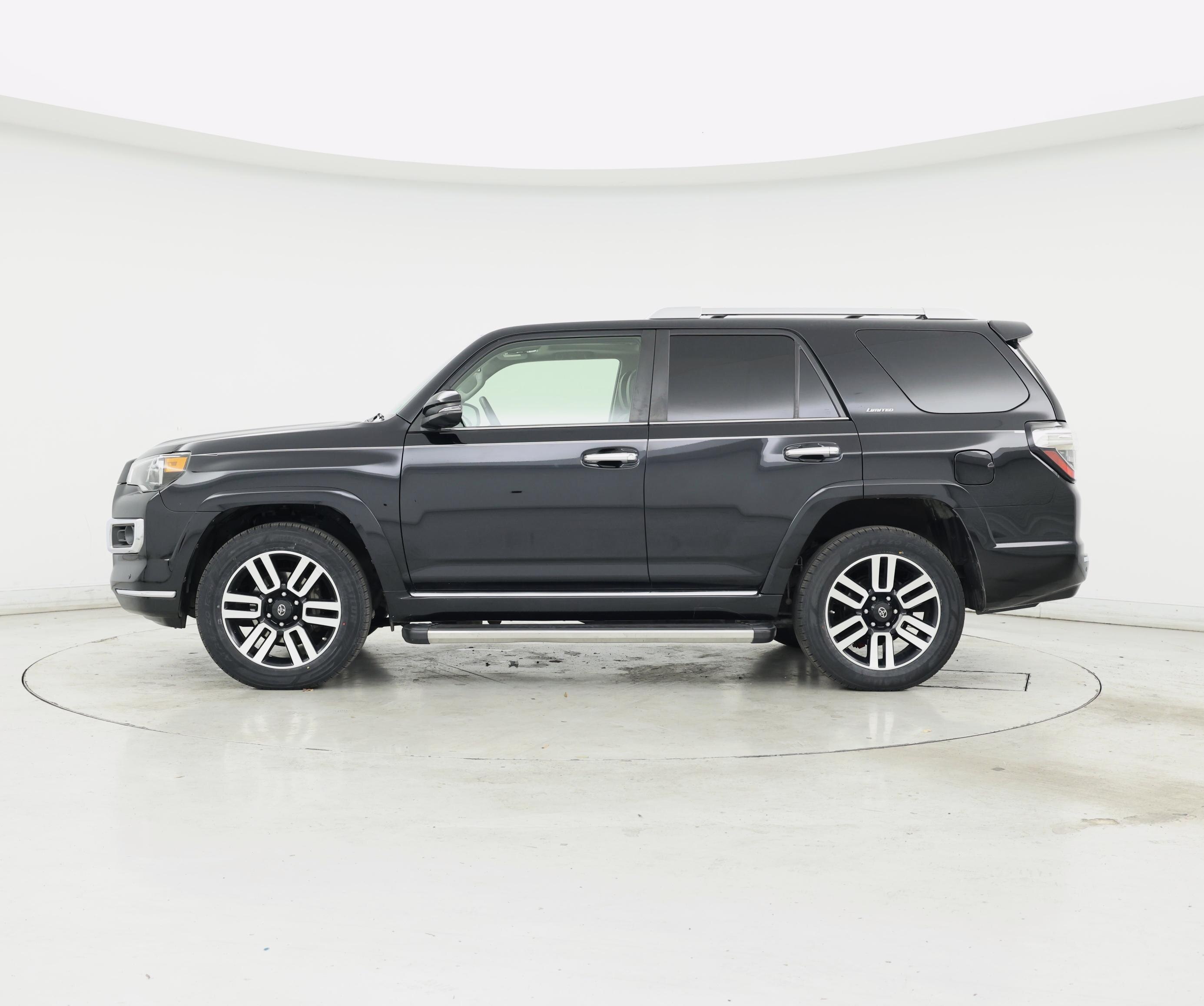 Thumbnail: 2017 Toyota 4Runner - 3