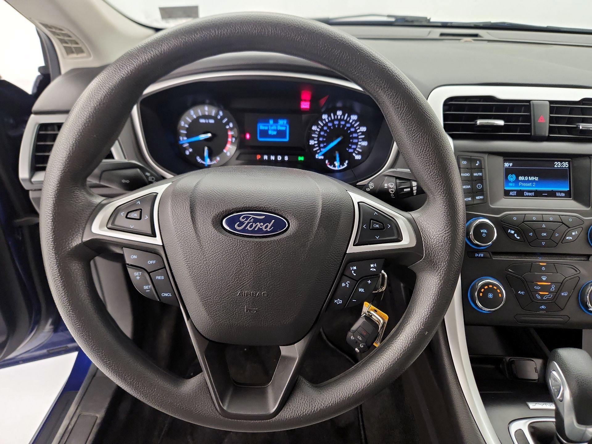 Thumbnail: 2016 Ford Fusion - 10