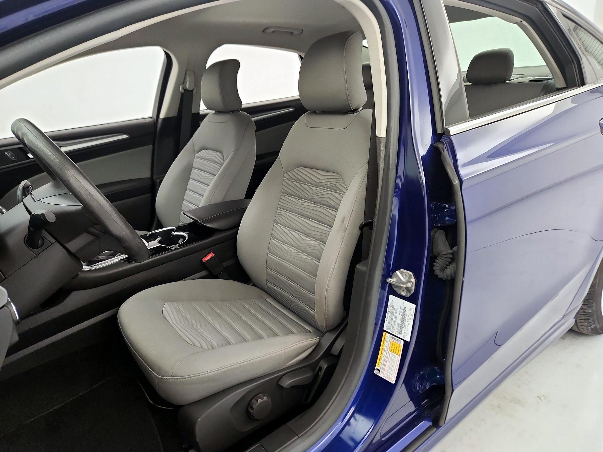 Thumbnail: 2016 Ford Fusion - 11