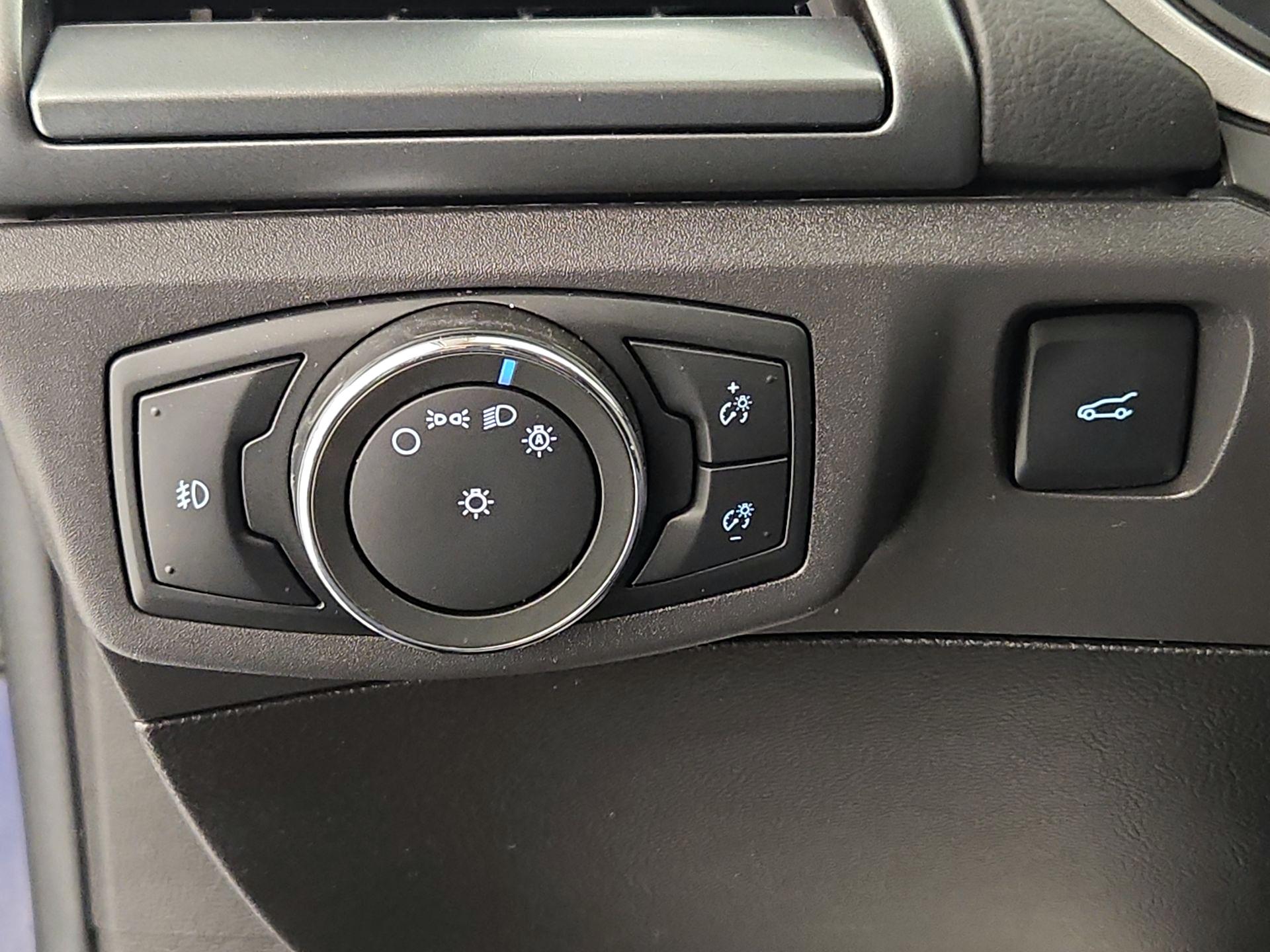 Thumbnail: 2016 Ford Fusion - 12