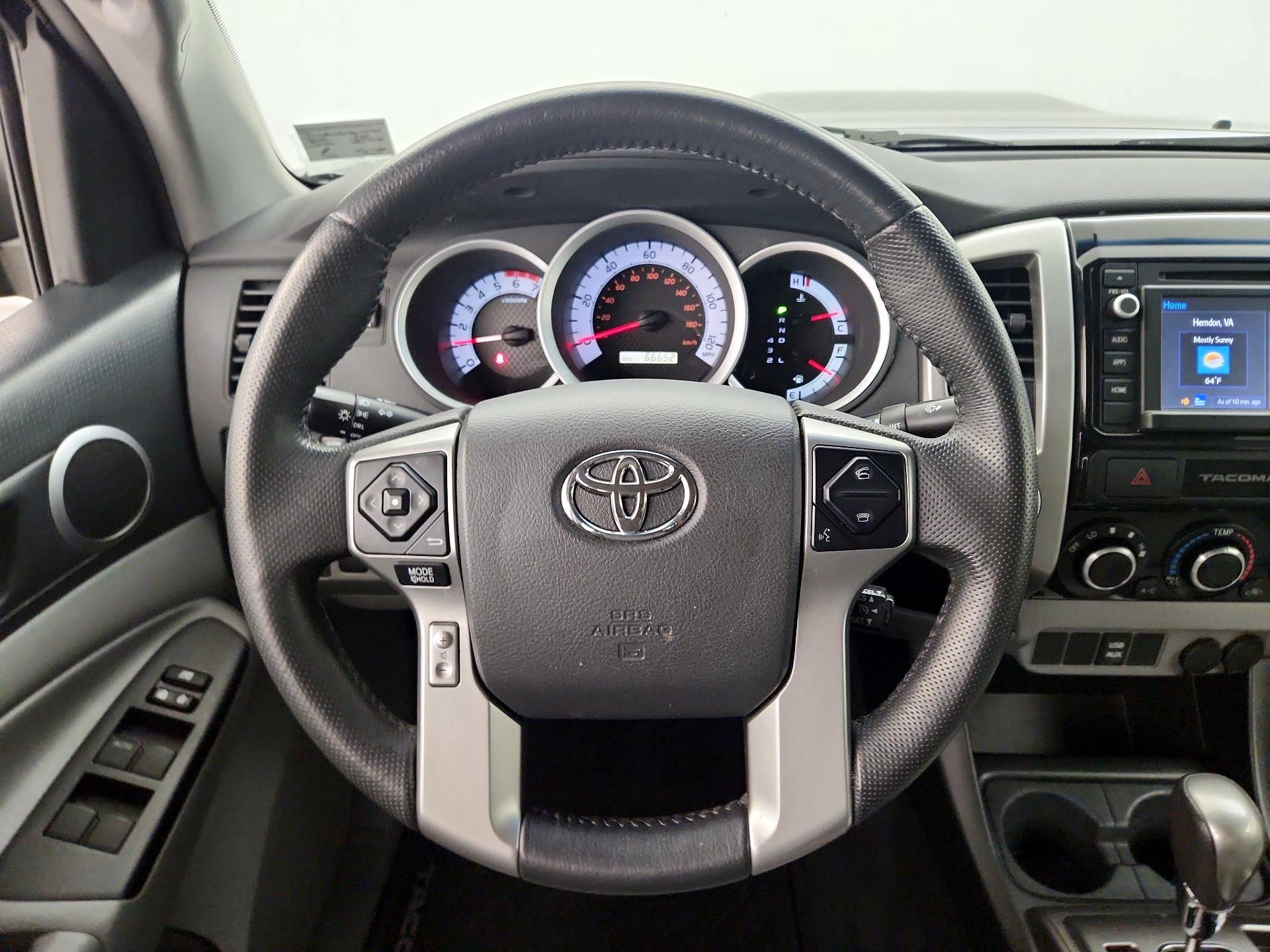 Thumbnail: 2015 Toyota Tacoma - 10