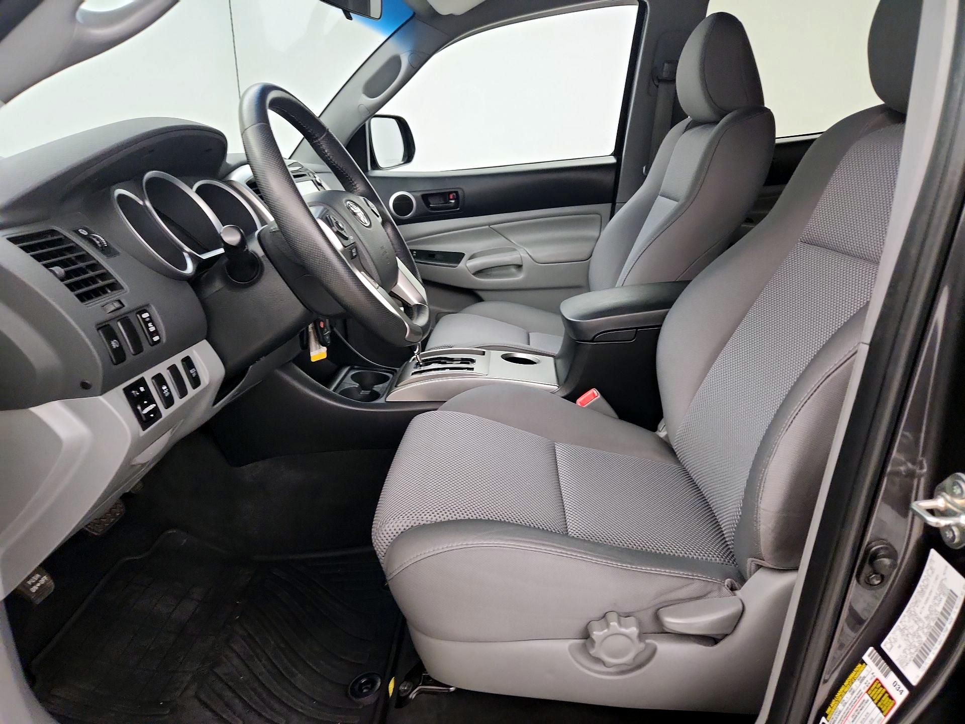 Thumbnail: 2015 Toyota Tacoma - 11