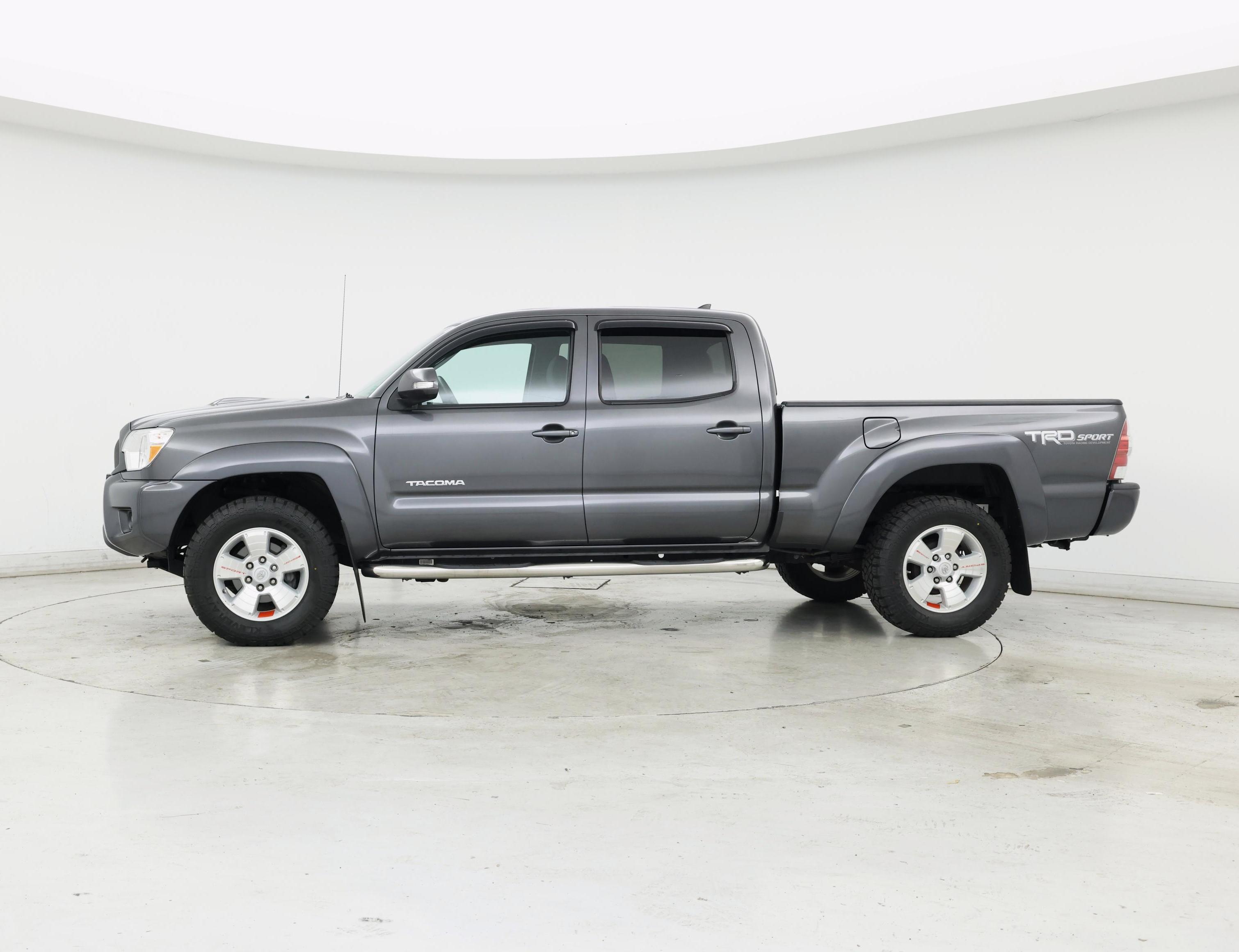 Thumbnail: 2015 Toyota Tacoma - 3